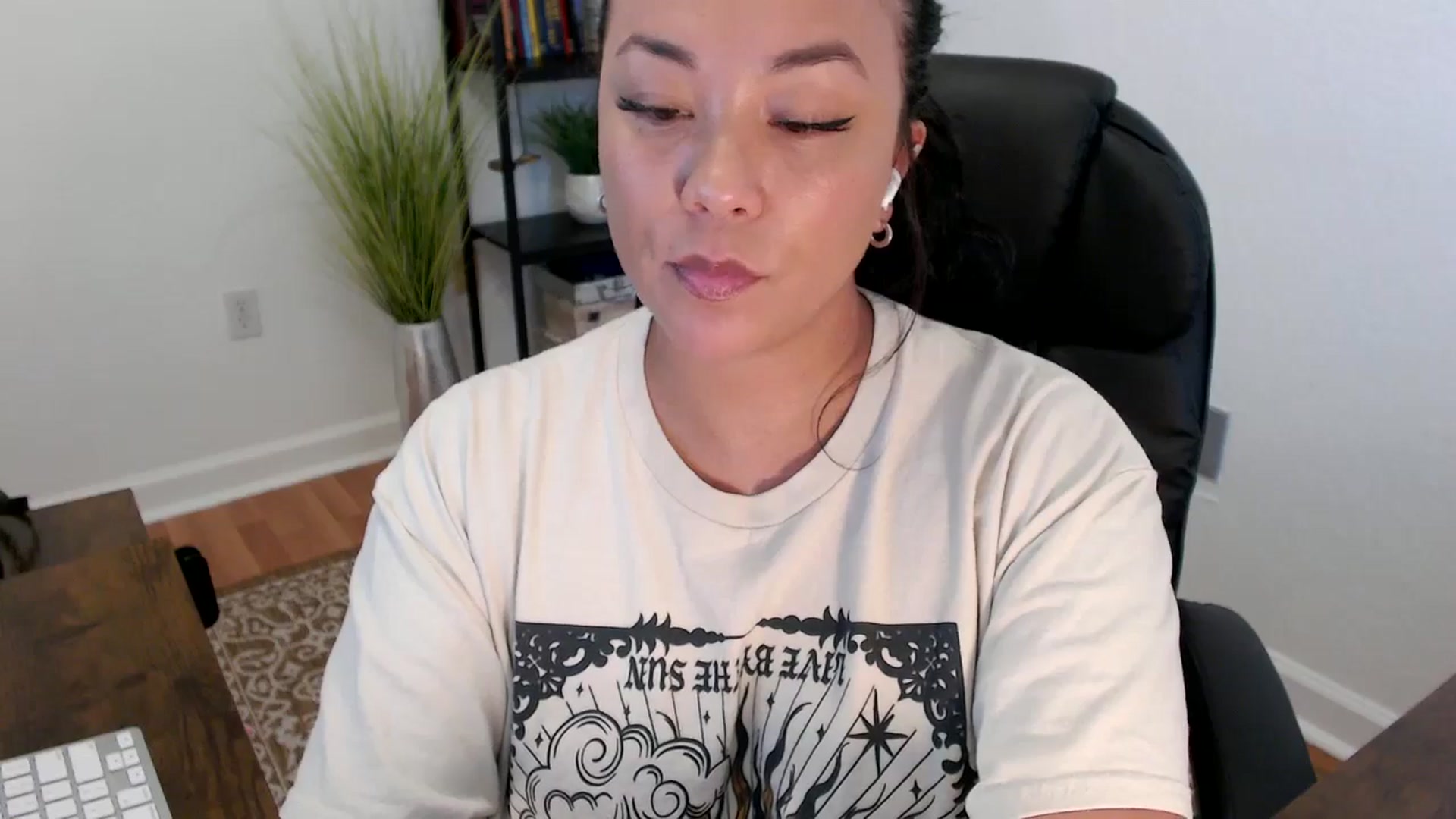 Gallery image thumbnail from MickaylaStar's myfreecams stream on, 05/28/2025, 19:43 image 4 of 20