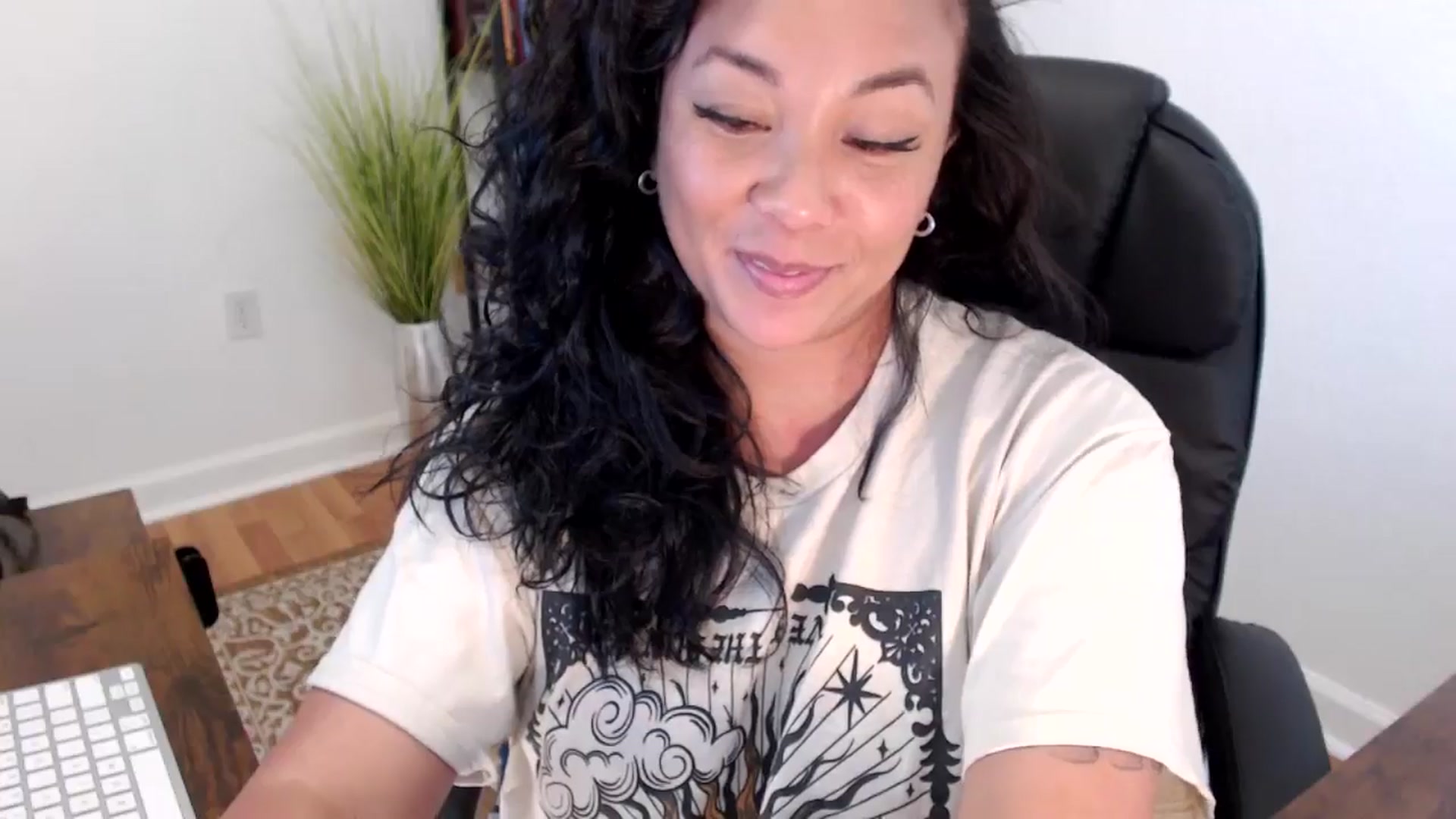 Gallery image thumbnail from MickaylaStar's myfreecams stream on, 05/28/2025, 20:01 image 3 of 20
