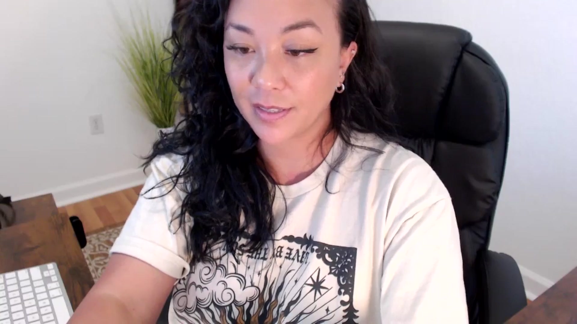 Gallery image thumbnail from MickaylaStar's myfreecams stream on, 05/28/2025, 20:01 image 18 of 20