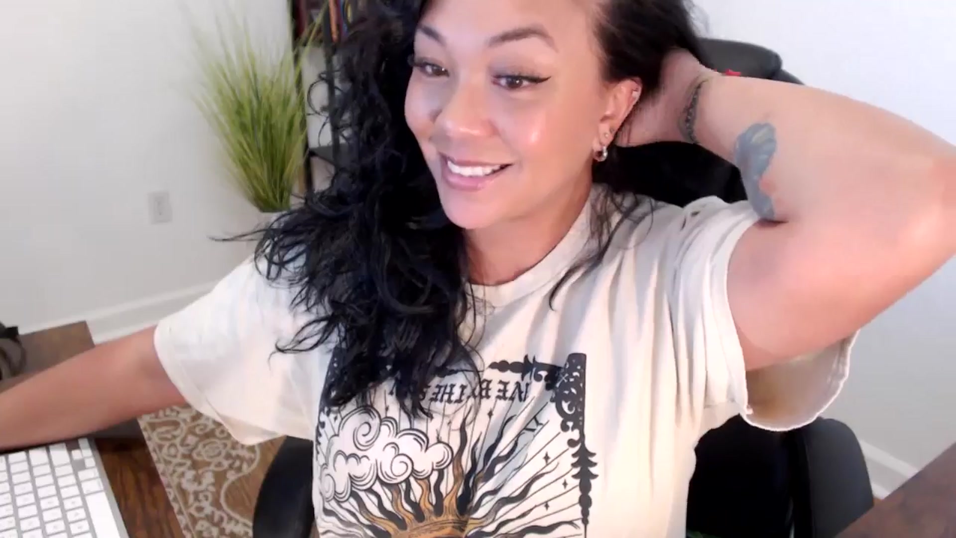 Gallery image thumbnail from MickaylaStar's myfreecams stream on, 05/28/2025, 20:01 image 7 of 20
