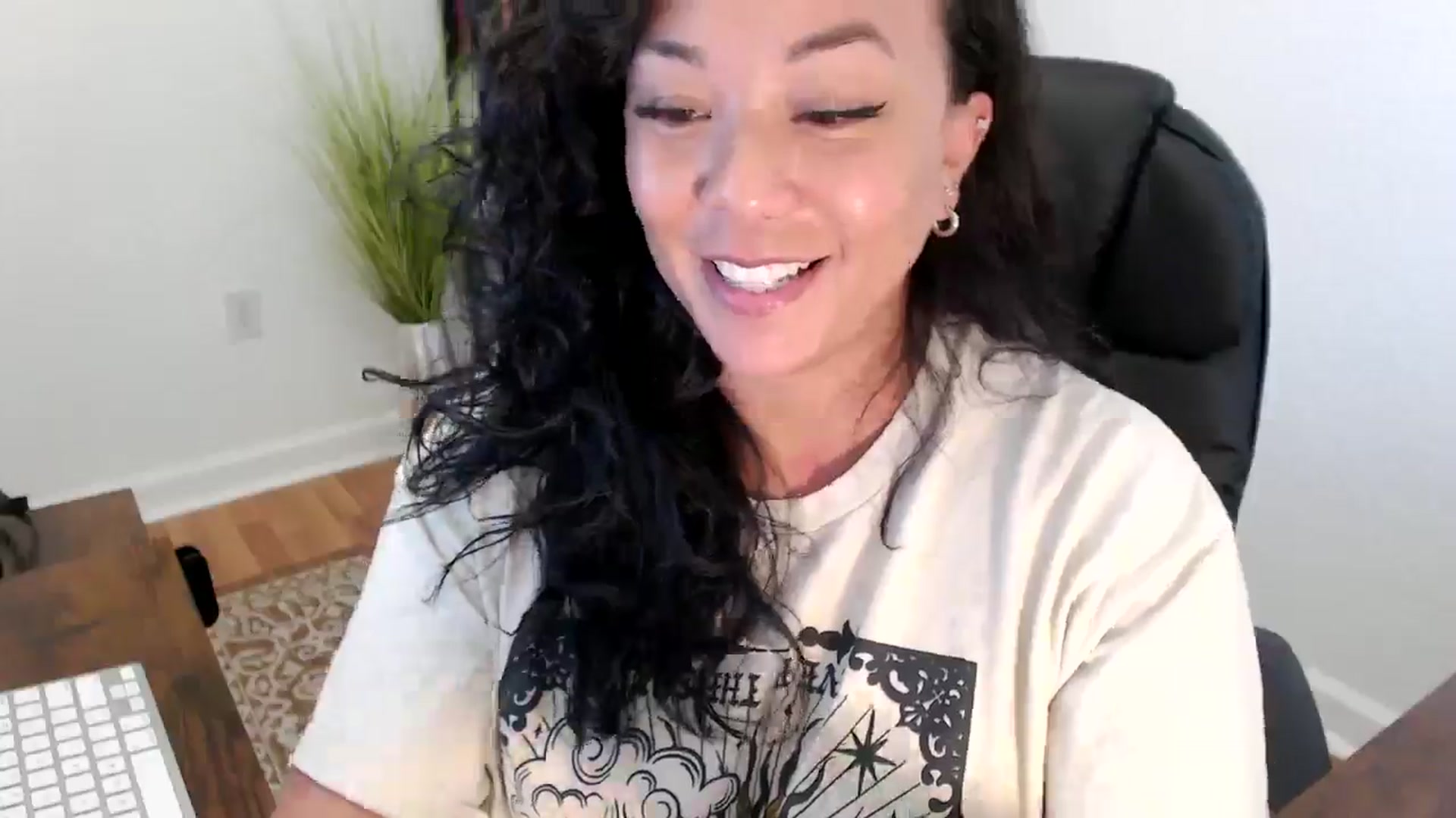 Gallery image thumbnail from MickaylaStar's myfreecams stream on, 05/28/2025, 20:01 image 9 of 20