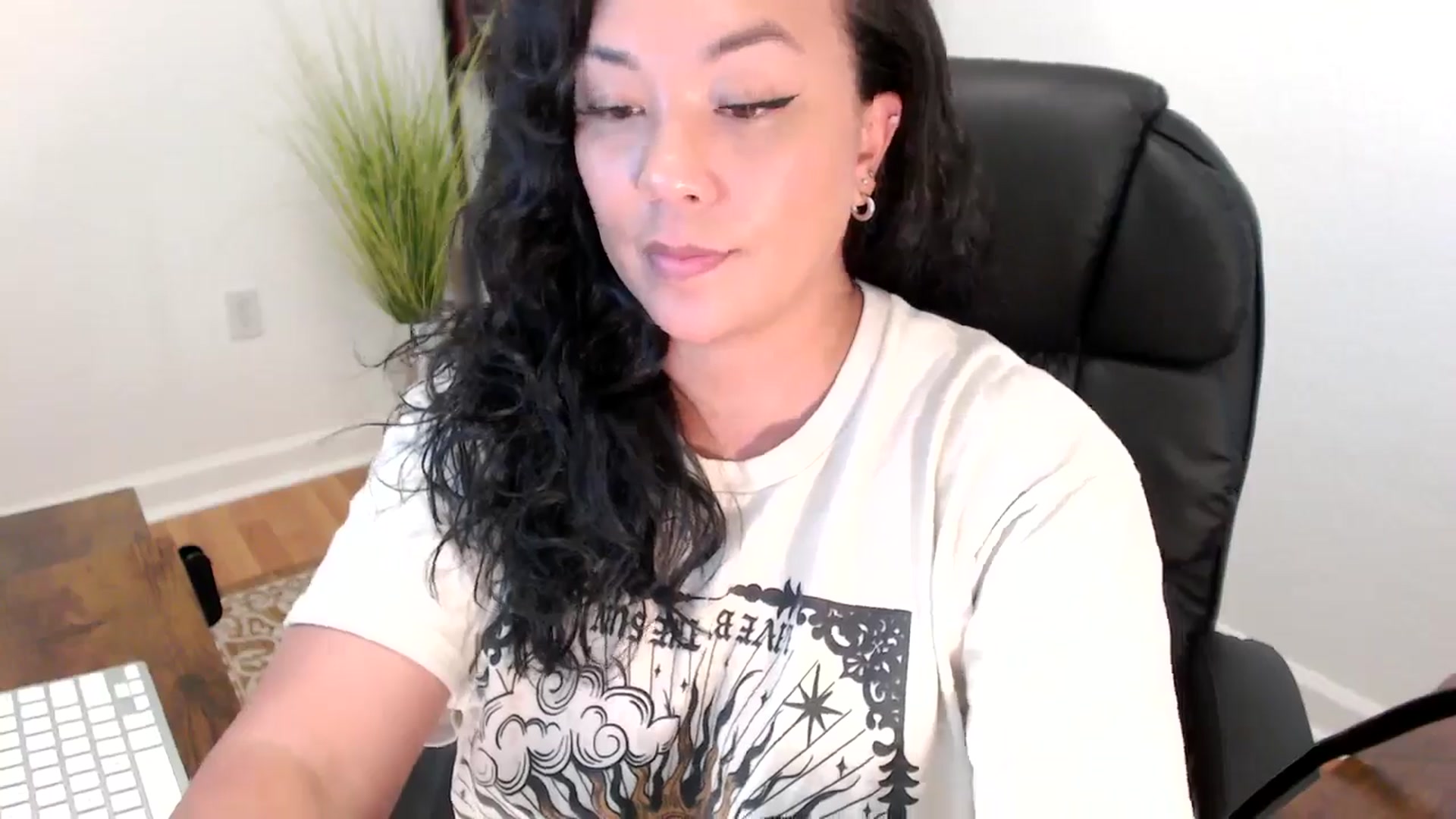 Gallery image thumbnail from MickaylaStar's myfreecams stream on, 05/28/2025, 20:47 image 2 of 20