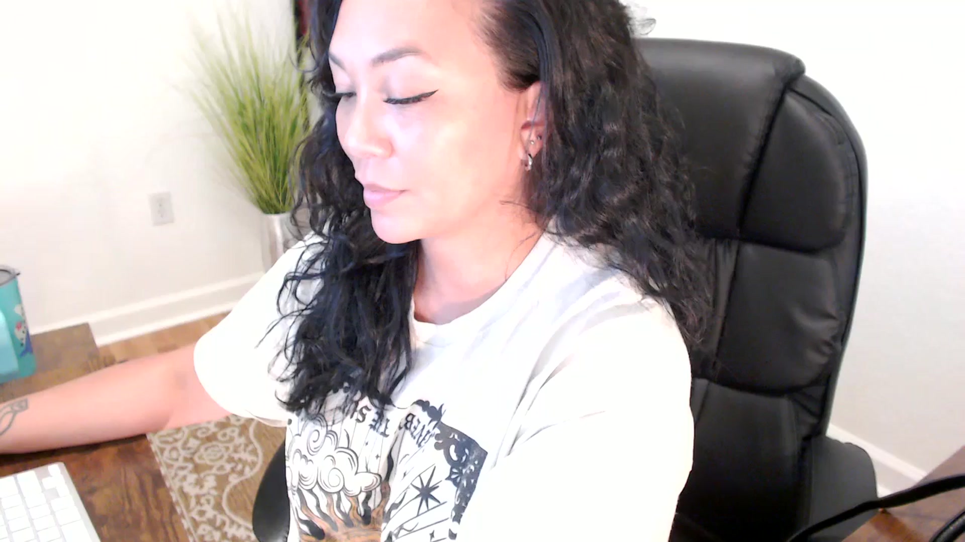 Gallery image thumbnail from MickaylaStar's myfreecams stream on, 05/28/2025, 20:47 image 19 of 20
