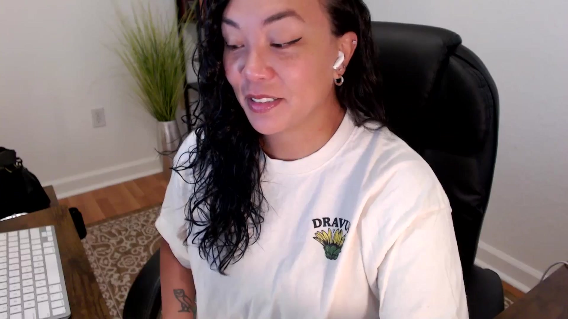 Gallery image thumbnail from MickaylaStar's myfreecams stream on, 05/29/2025, 16:13 image 3 of 20