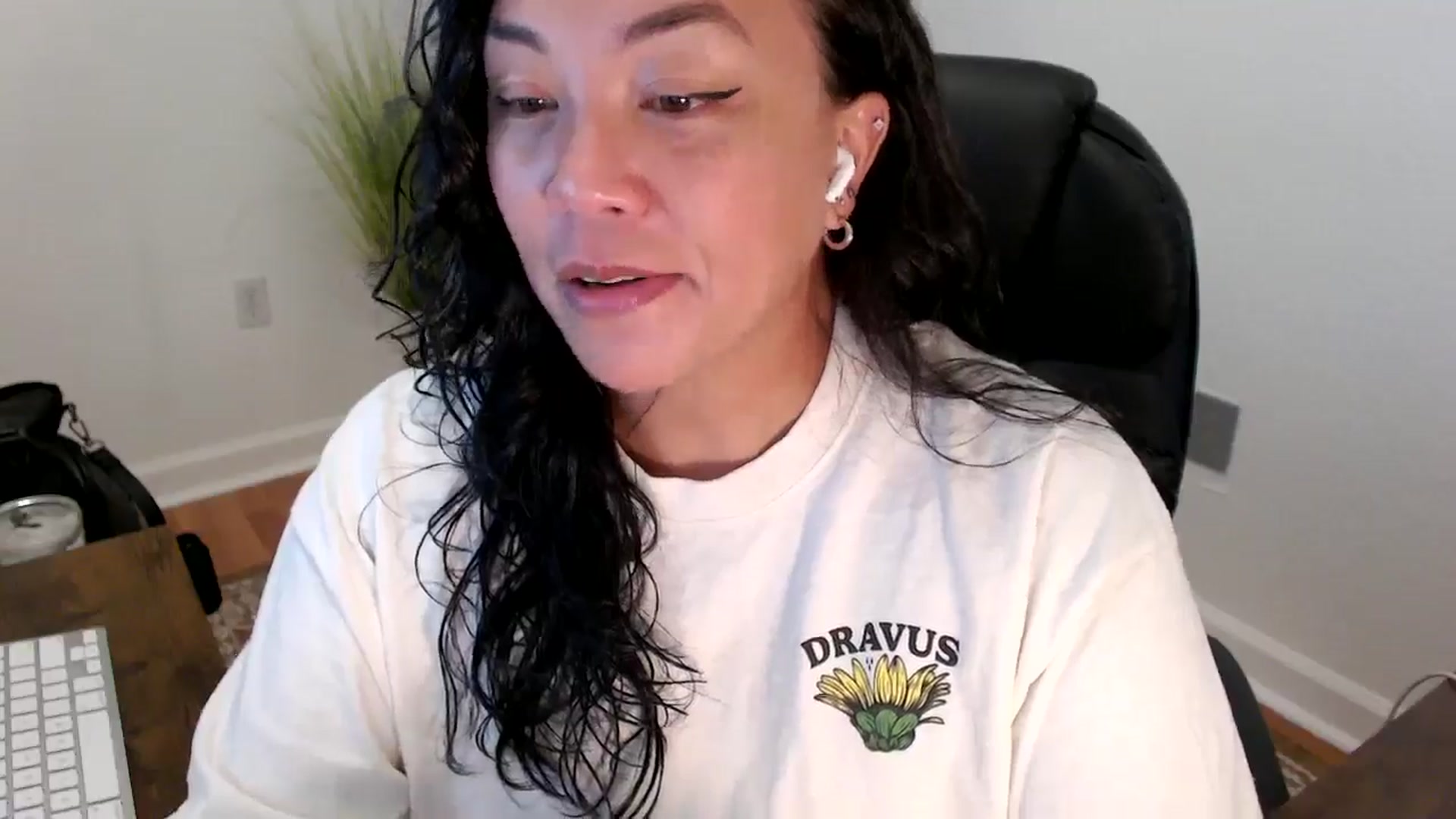 Gallery image thumbnail from MickaylaStar's myfreecams stream on, 05/29/2025, 16:13 image 18 of 20