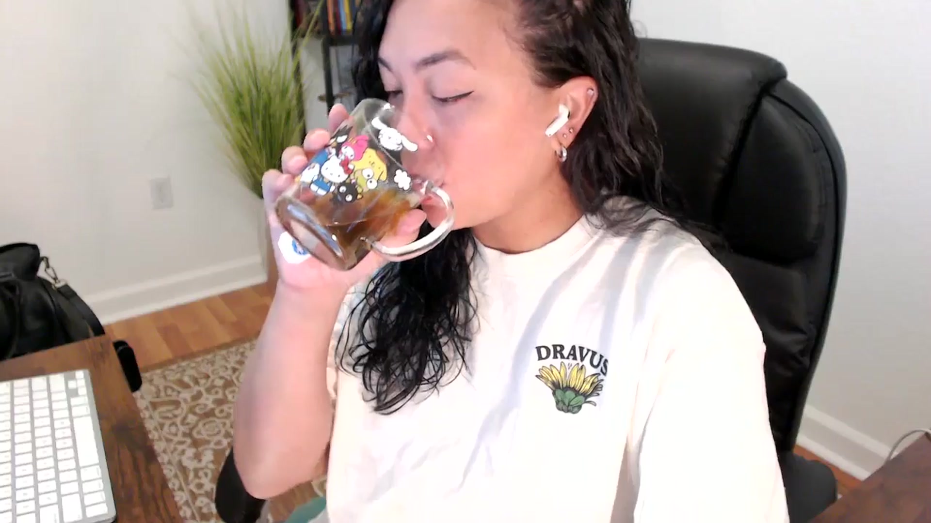 Gallery image thumbnail from MickaylaStar's myfreecams stream on, 05/29/2025, 16:13 image 7 of 20