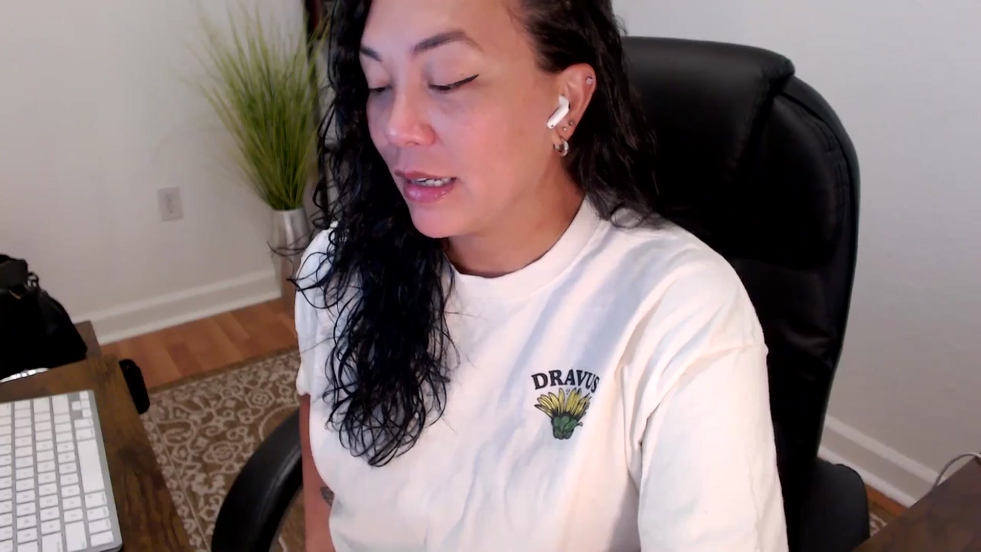 Gallery image thumbnail from MickaylaStar's myfreecams stream on, 05/29/2025, 16:13 image 4 of 20