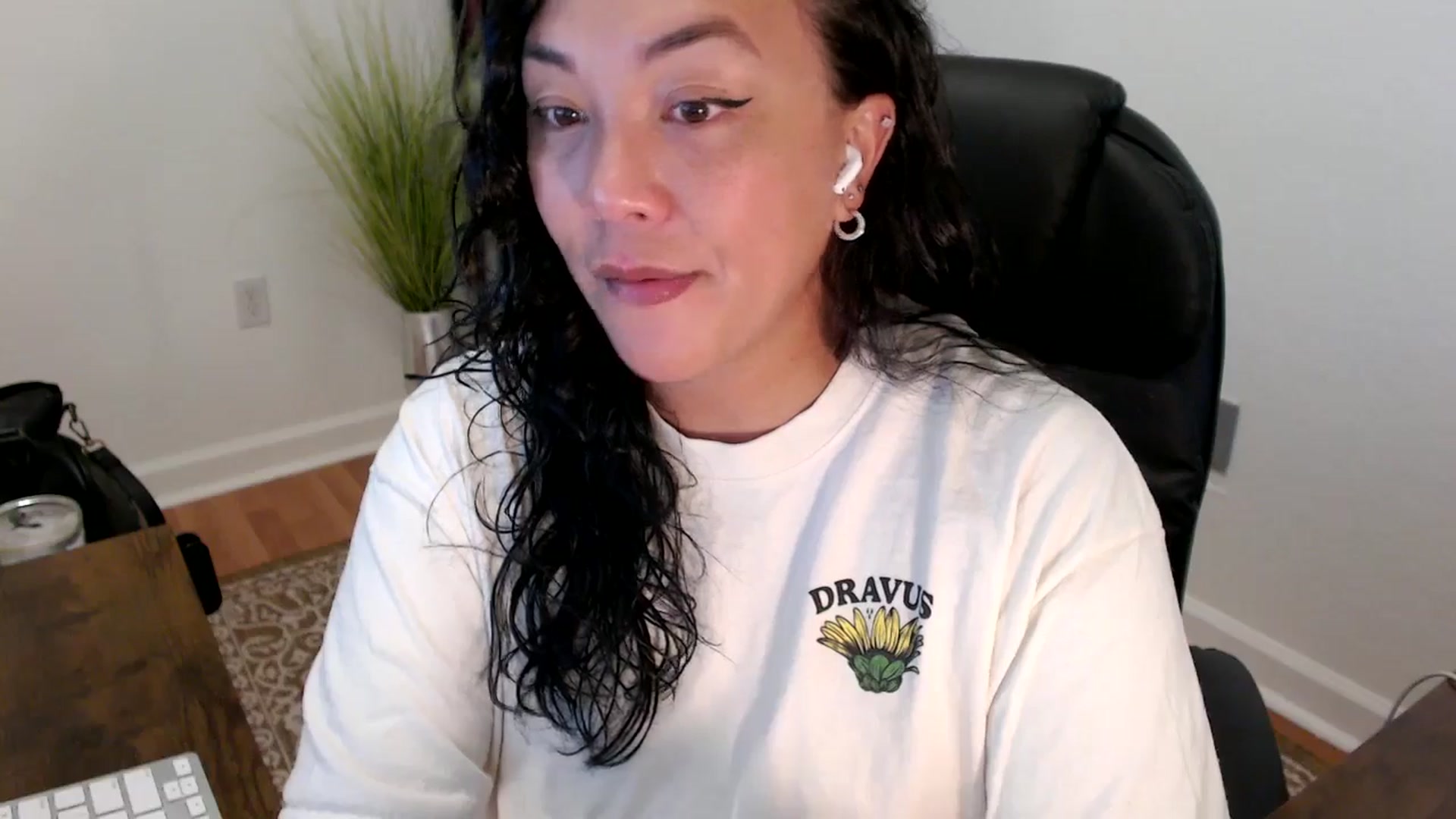 Gallery image thumbnail from MickaylaStar's myfreecams stream on, 05/29/2025, 16:13 image 10 of 20
