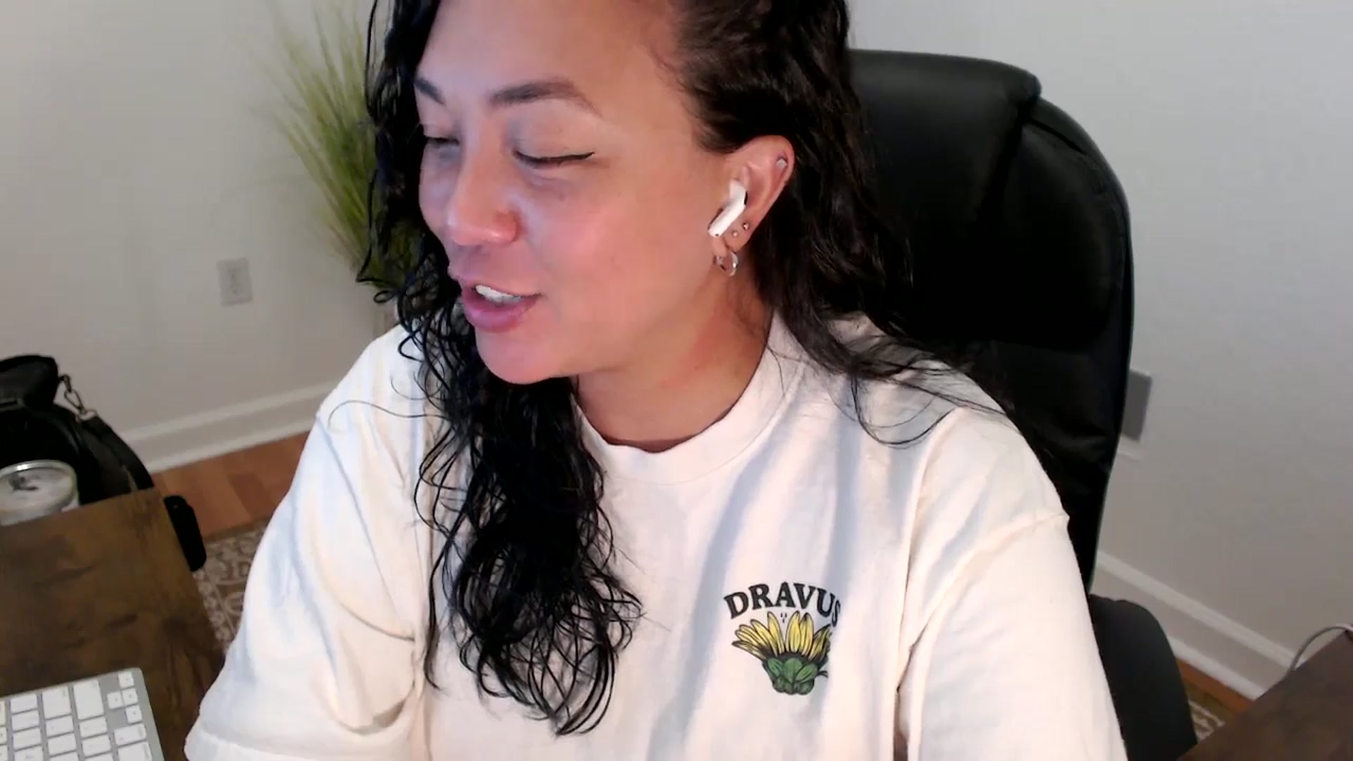 Gallery image thumbnail from MickaylaStar's myfreecams stream on, 05/29/2025, 16:13 image 15 of 20