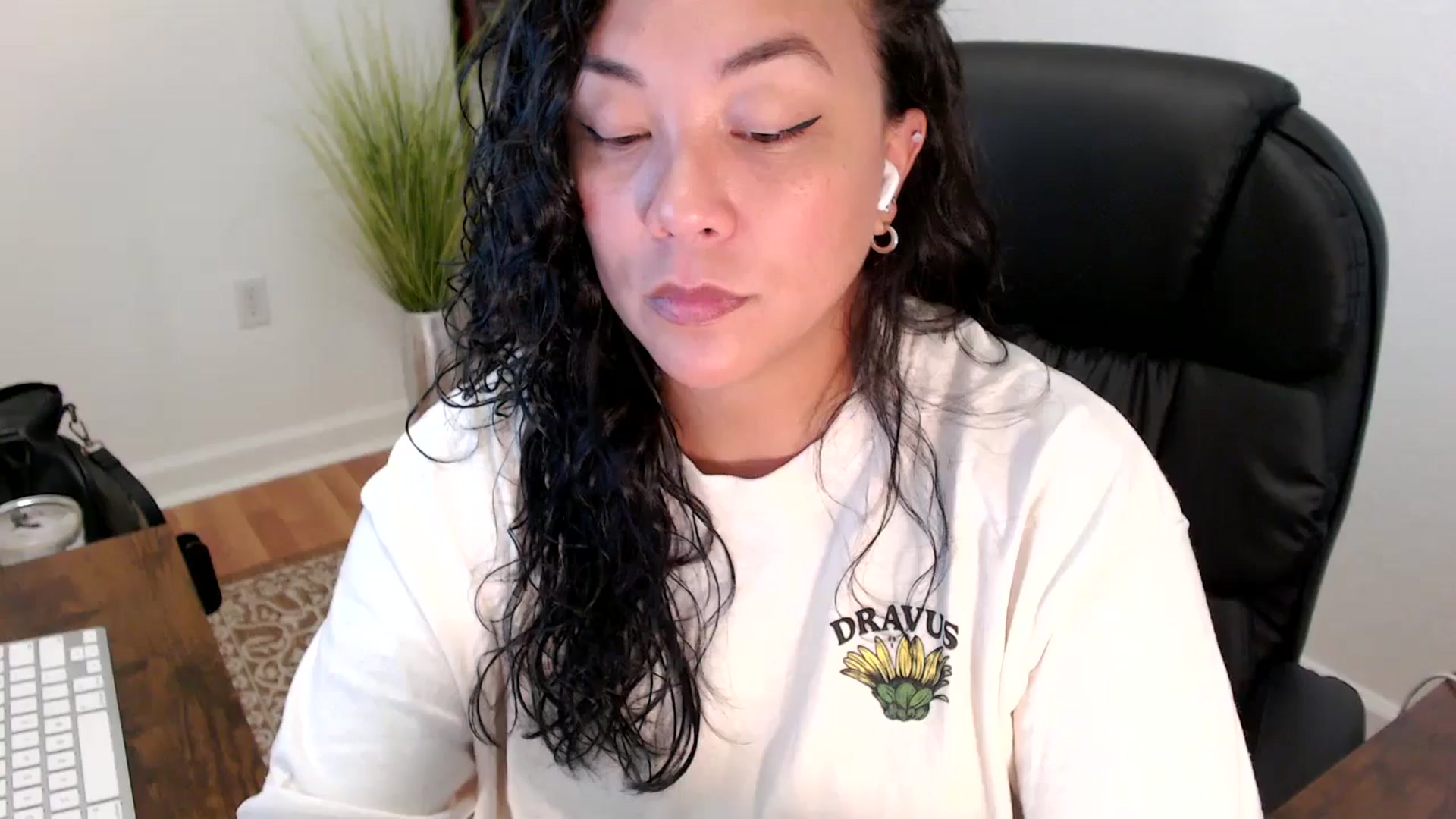 Gallery image thumbnail from MickaylaStar's myfreecams stream on, 05/29/2025, 16:58 image 3 of 20