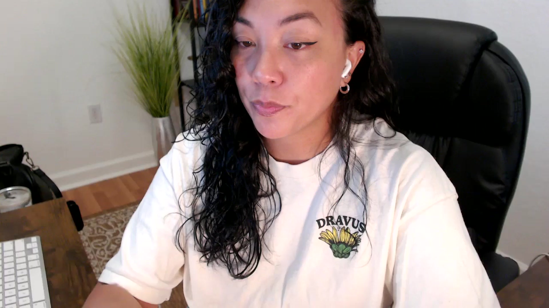 Gallery image thumbnail from MickaylaStar's myfreecams stream on, 05/29/2025, 16:58 image 1 of 20