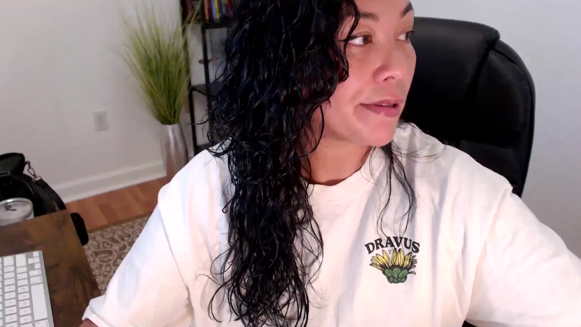 Gallery image thumbnail from MickaylaStar's myfreecams stream on, 05/29/2025, 16:58 image 2 of 20