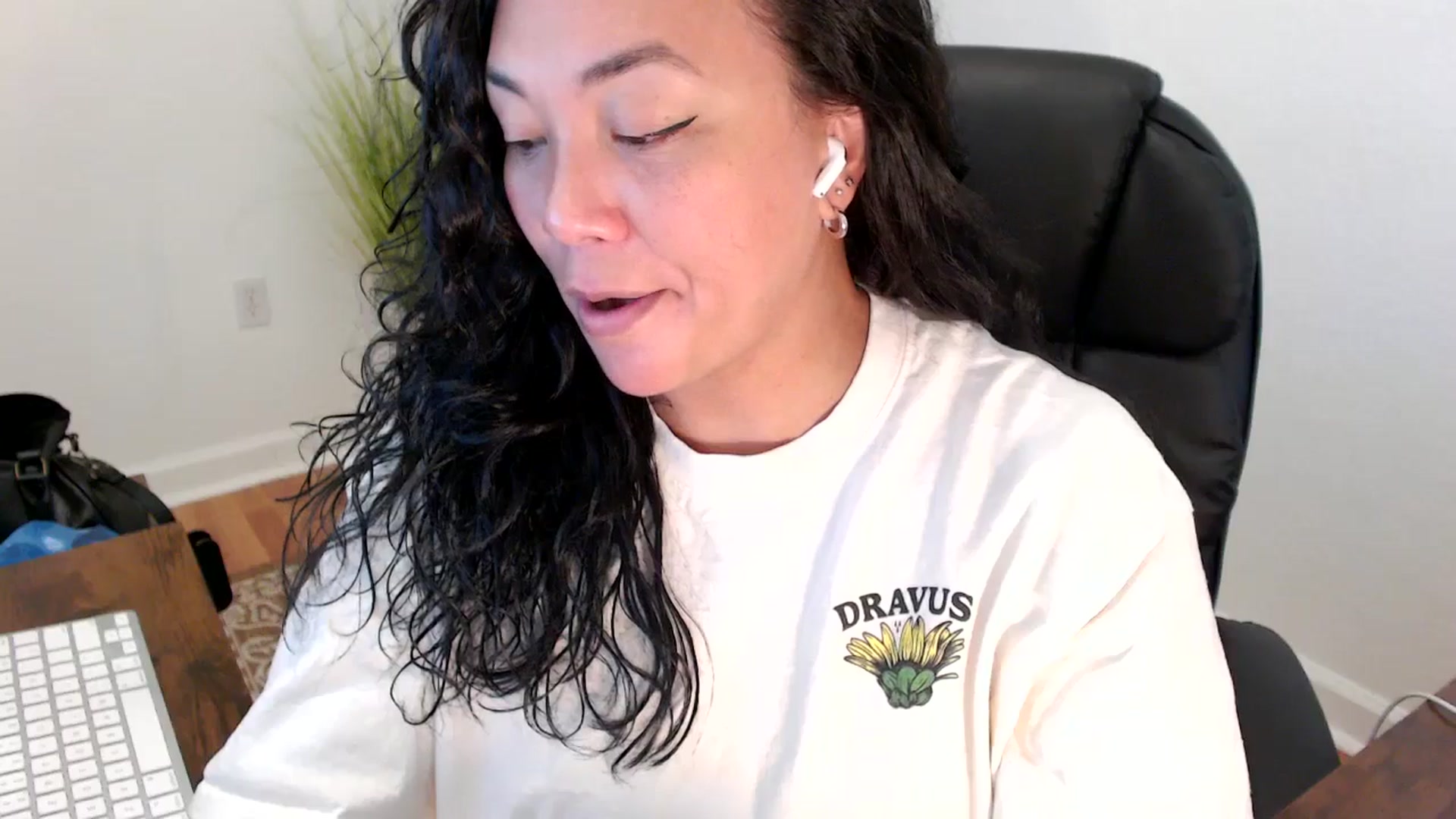 Gallery image thumbnail from MickaylaStar's myfreecams stream on, 05/29/2025, 17:41 image 12 of 20