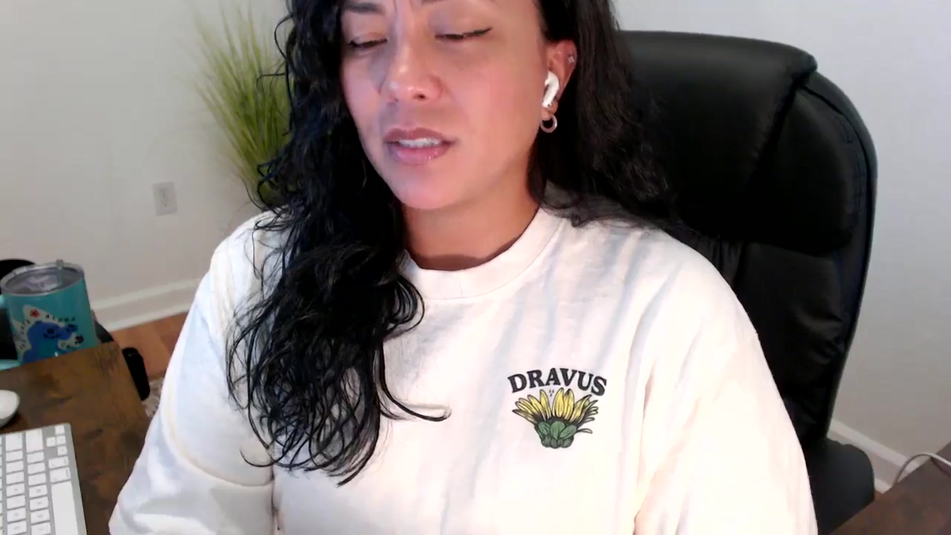 Gallery image thumbnail from MickaylaStar's myfreecams stream on, 05/29/2025, 18:46 image 15 of 20