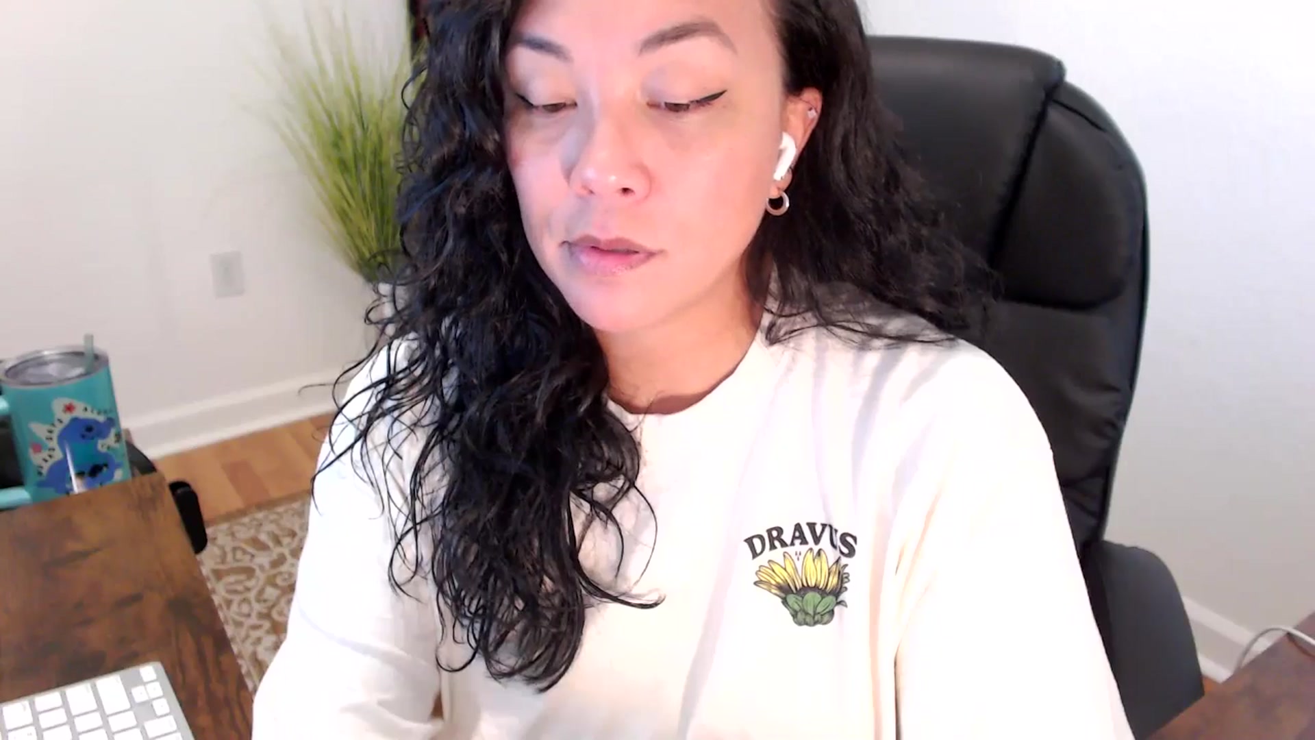 Gallery image thumbnail from MickaylaStar's myfreecams stream on, 05/29/2025, 18:46 image 3 of 20