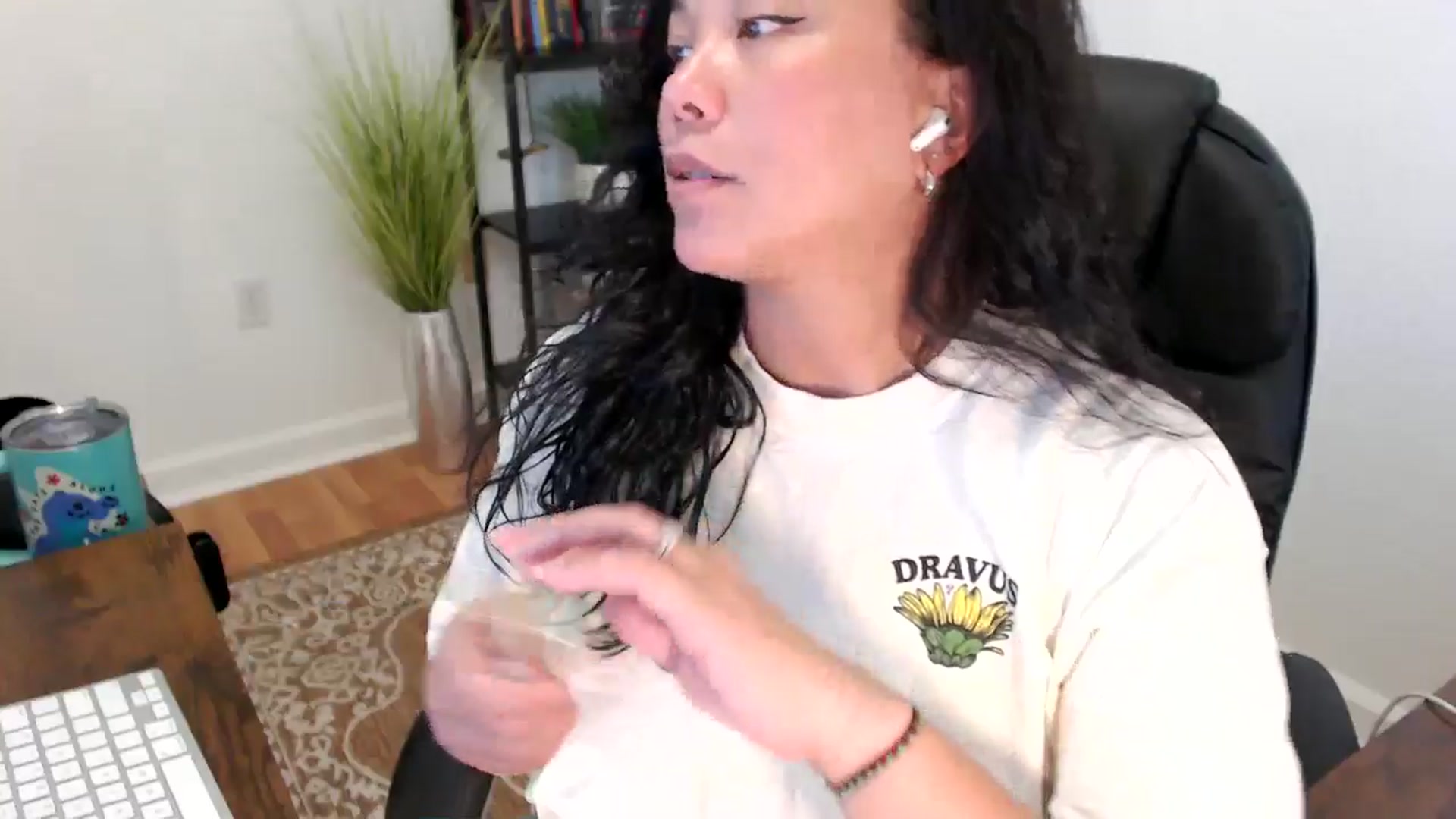 Gallery image thumbnail from MickaylaStar's myfreecams stream on, 05/29/2025, 18:46 image 19 of 20