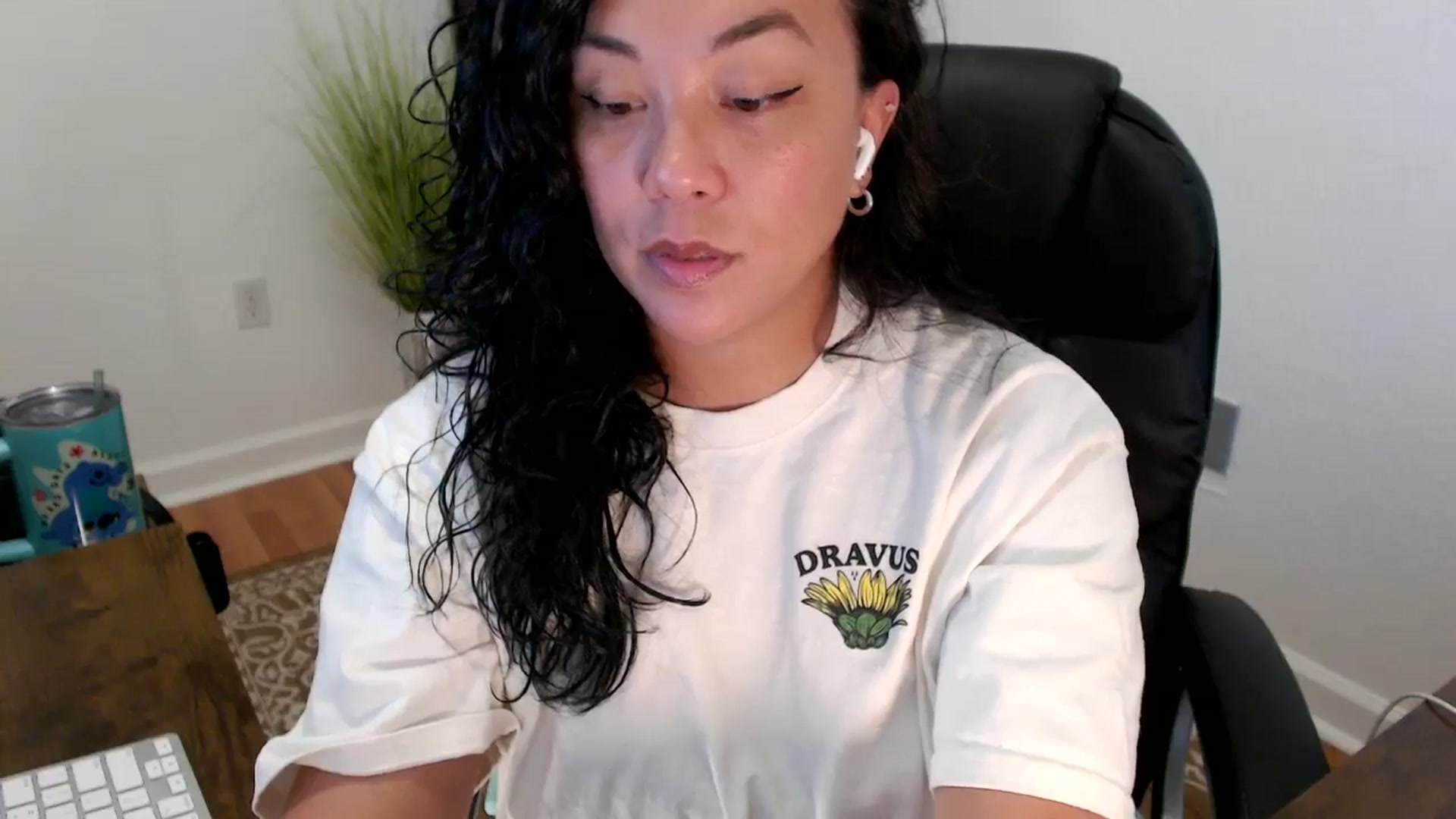 Gallery image thumbnail from MickaylaStar's myfreecams stream on, 05/29/2025, 18:46 image 7 of 20