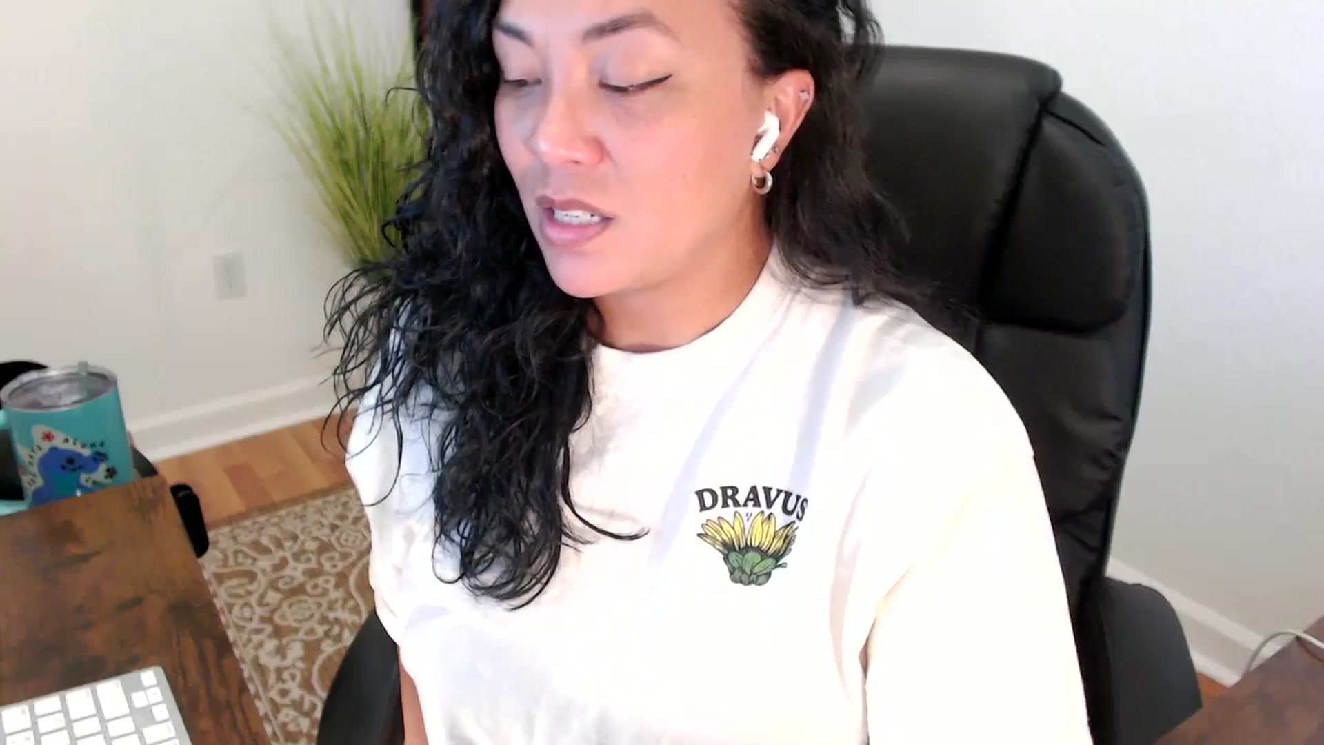 Gallery image thumbnail from MickaylaStar's myfreecams stream on, 05/29/2025, 18:46 image 11 of 20