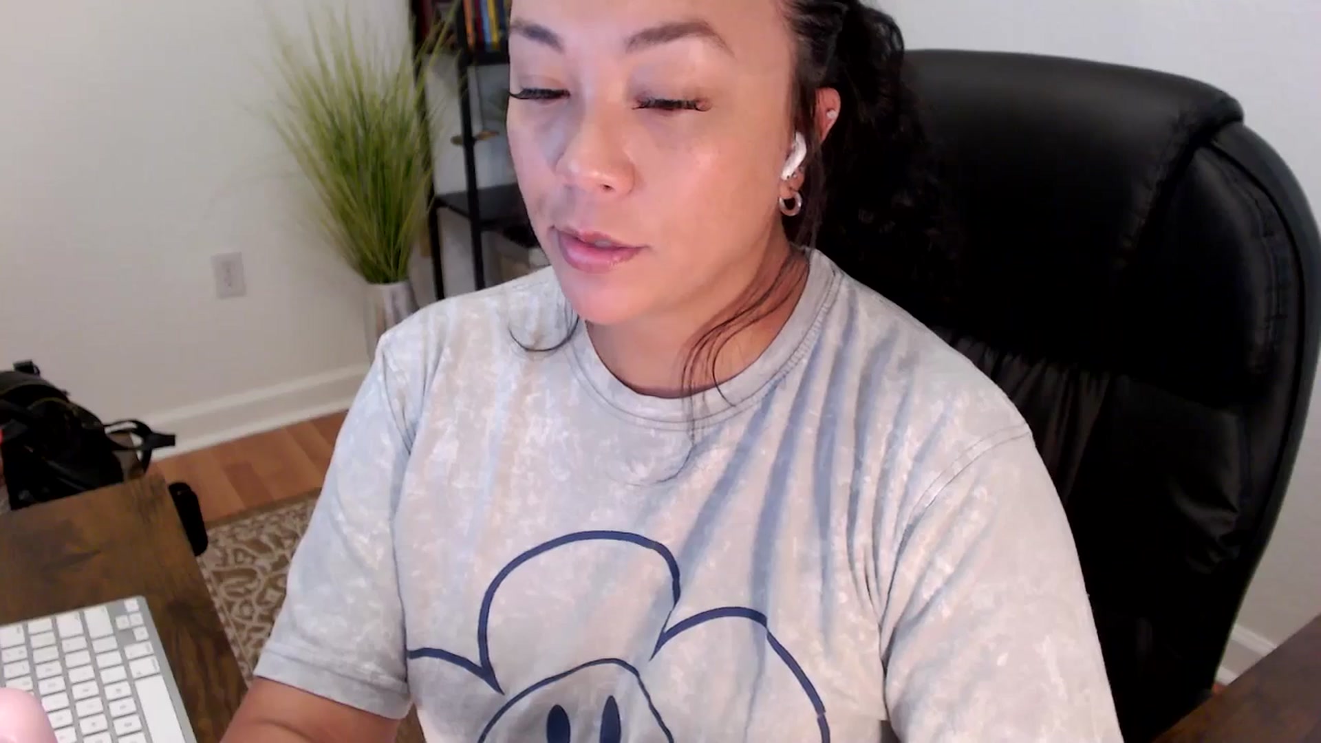 Gallery image thumbnail from MickaylaStar's myfreecams stream on, 05/30/2025, 16:26 image 14 of 20