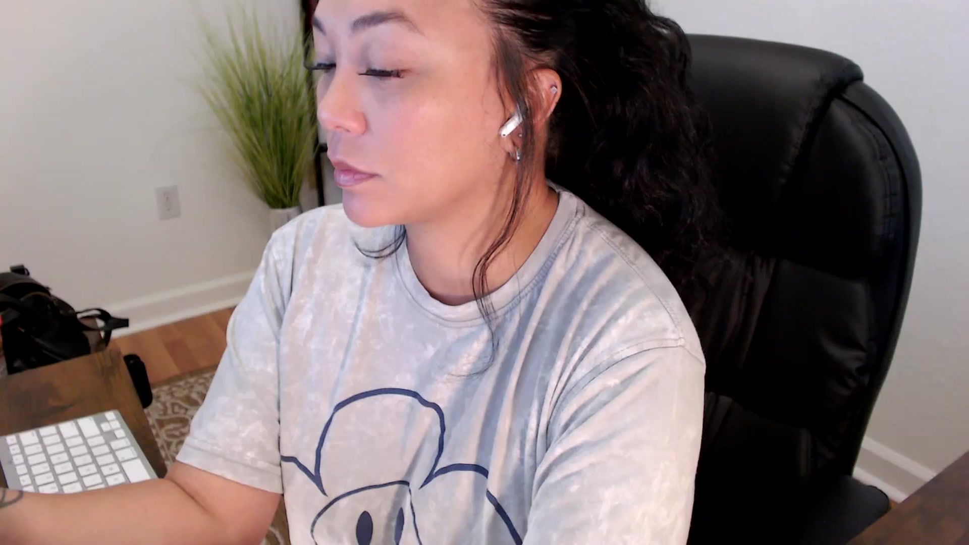 Gallery image thumbnail from MickaylaStar's myfreecams stream on, 05/30/2025, 16:26 image 1 of 20
