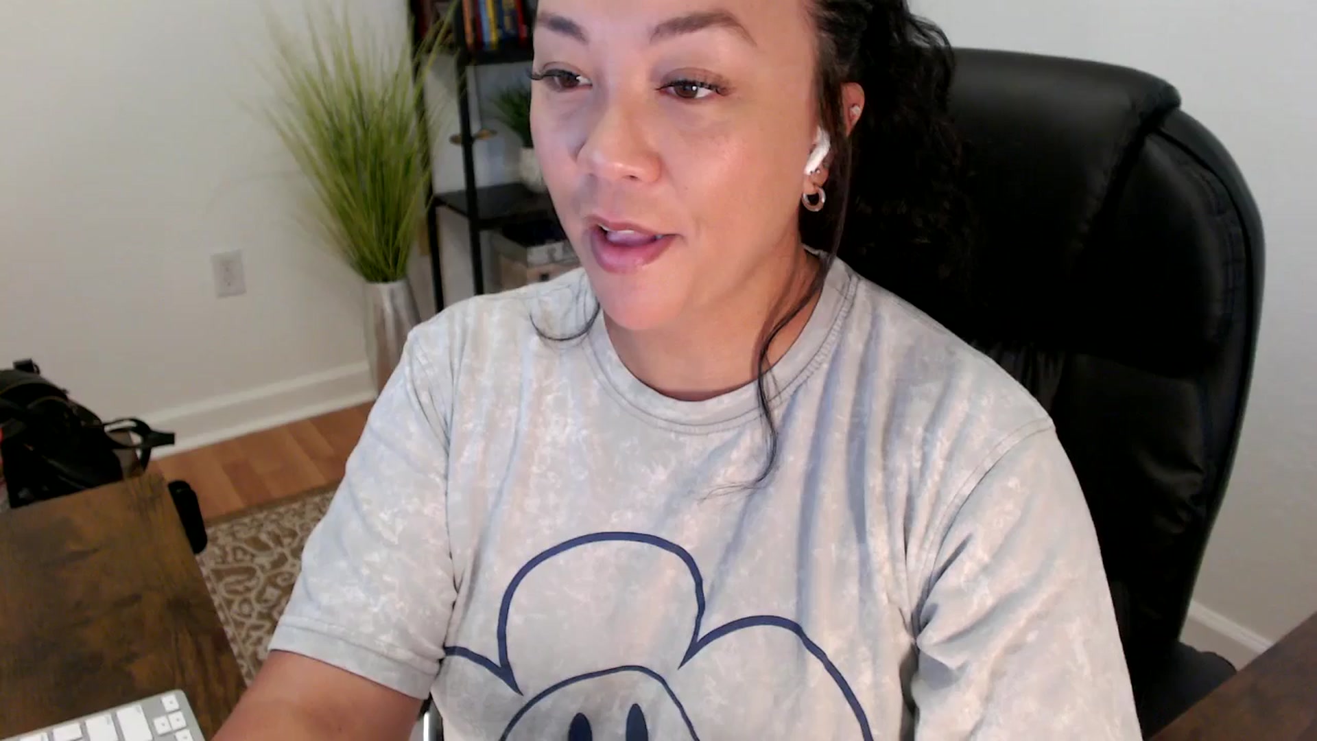 Gallery image thumbnail from MickaylaStar's myfreecams stream on, 05/30/2025, 16:26 image 18 of 20