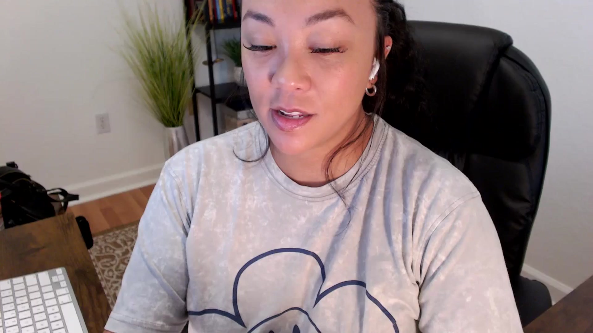 Gallery image thumbnail from MickaylaStar's myfreecams stream on, 05/30/2025, 16:26 image 12 of 20