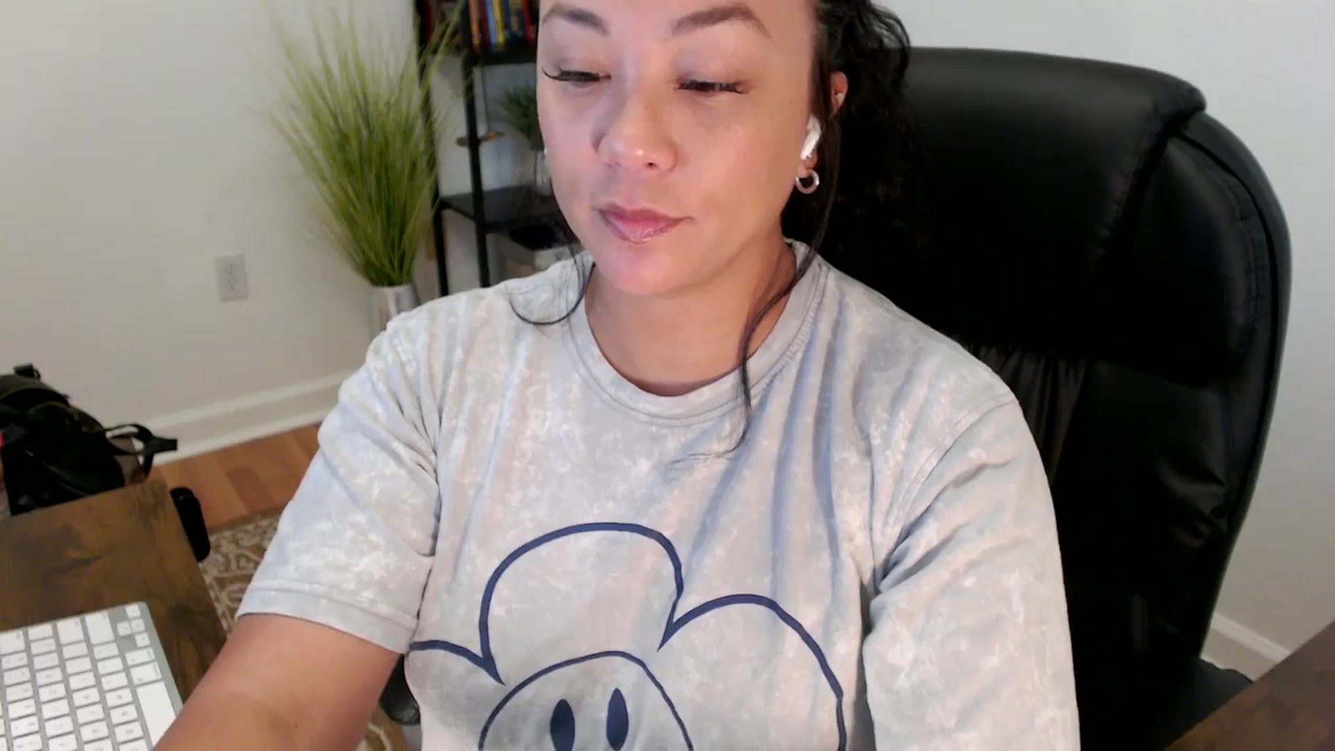 Gallery image thumbnail from MickaylaStar's myfreecams stream on, 05/30/2025, 16:26 image 16 of 20
