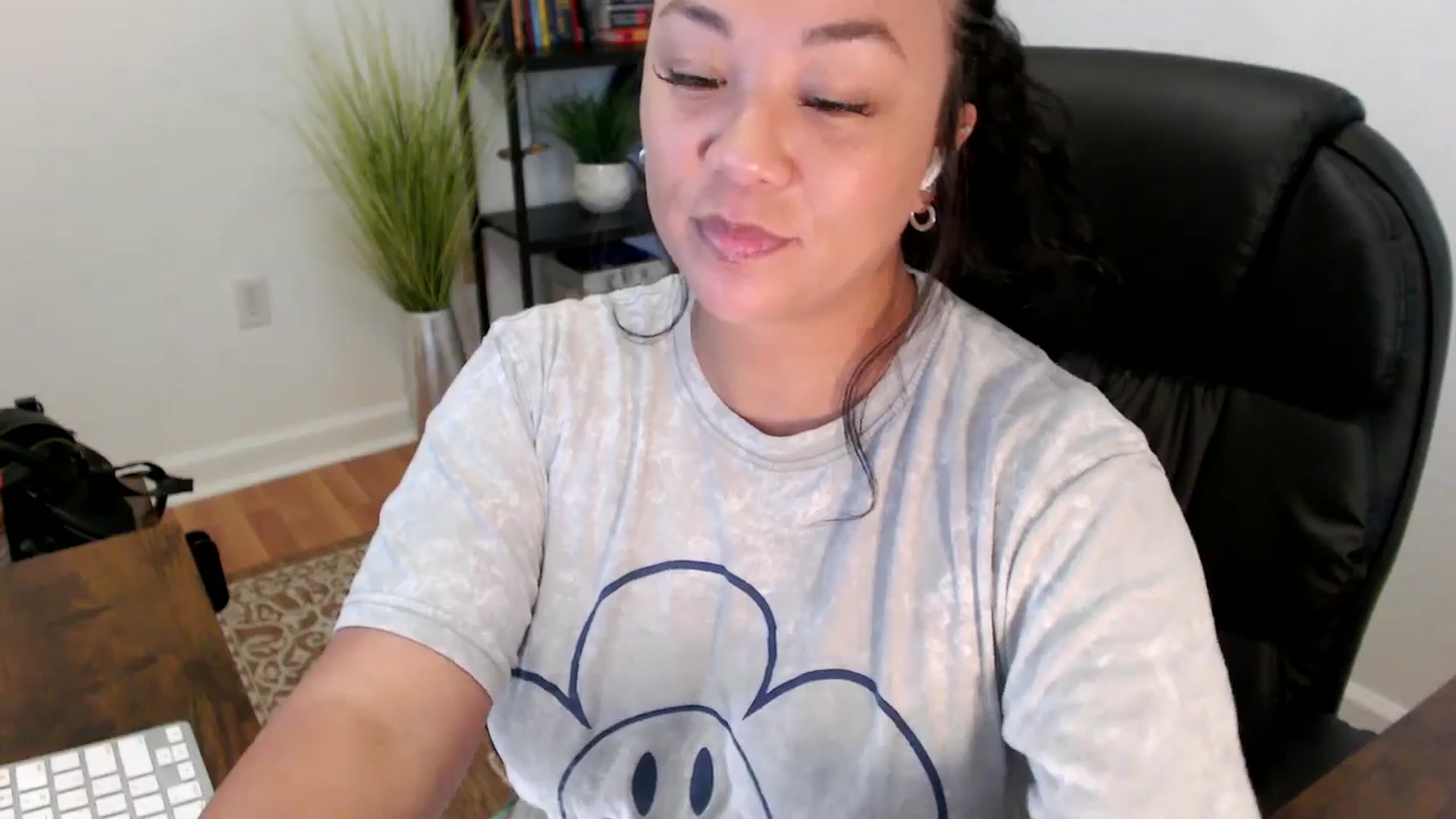 Gallery image thumbnail from MickaylaStar's myfreecams stream on, 05/30/2025, 16:42 image 18 of 20