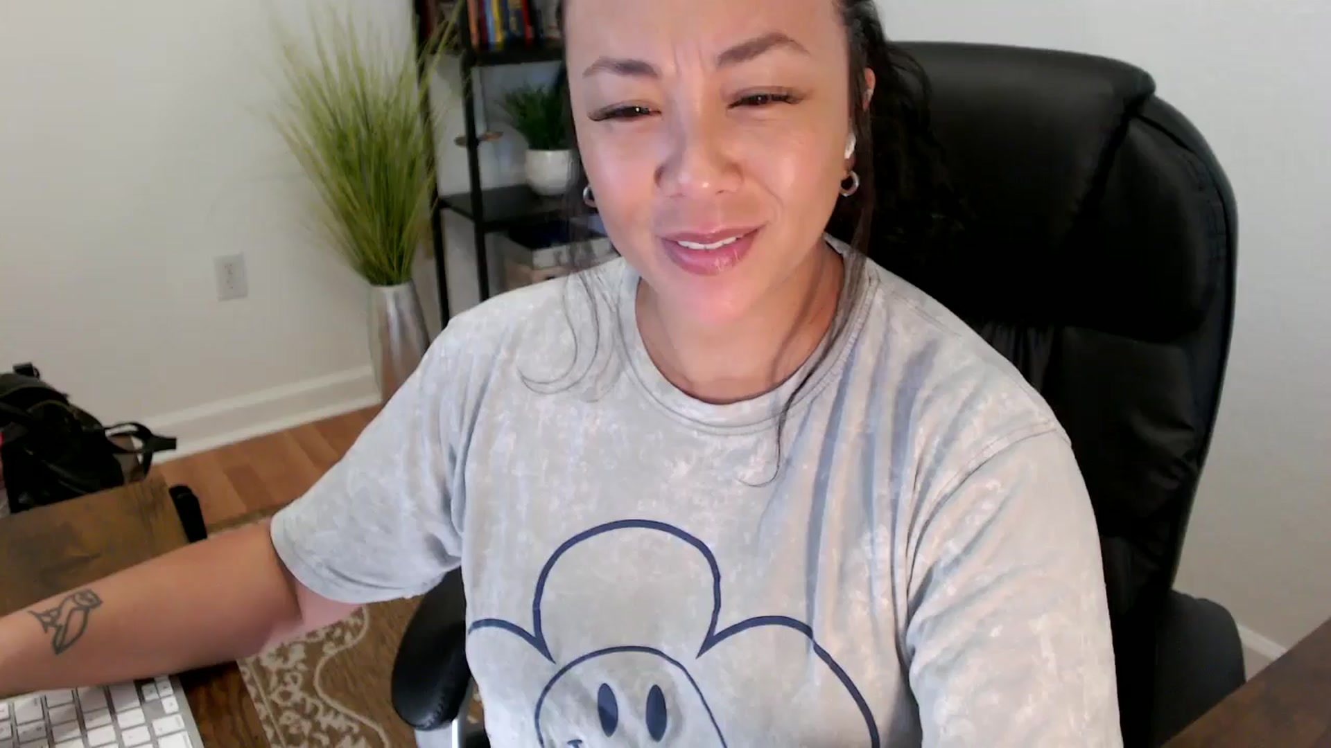 Gallery image thumbnail from MickaylaStar's myfreecams stream on, 05/30/2025, 16:42 image 19 of 20