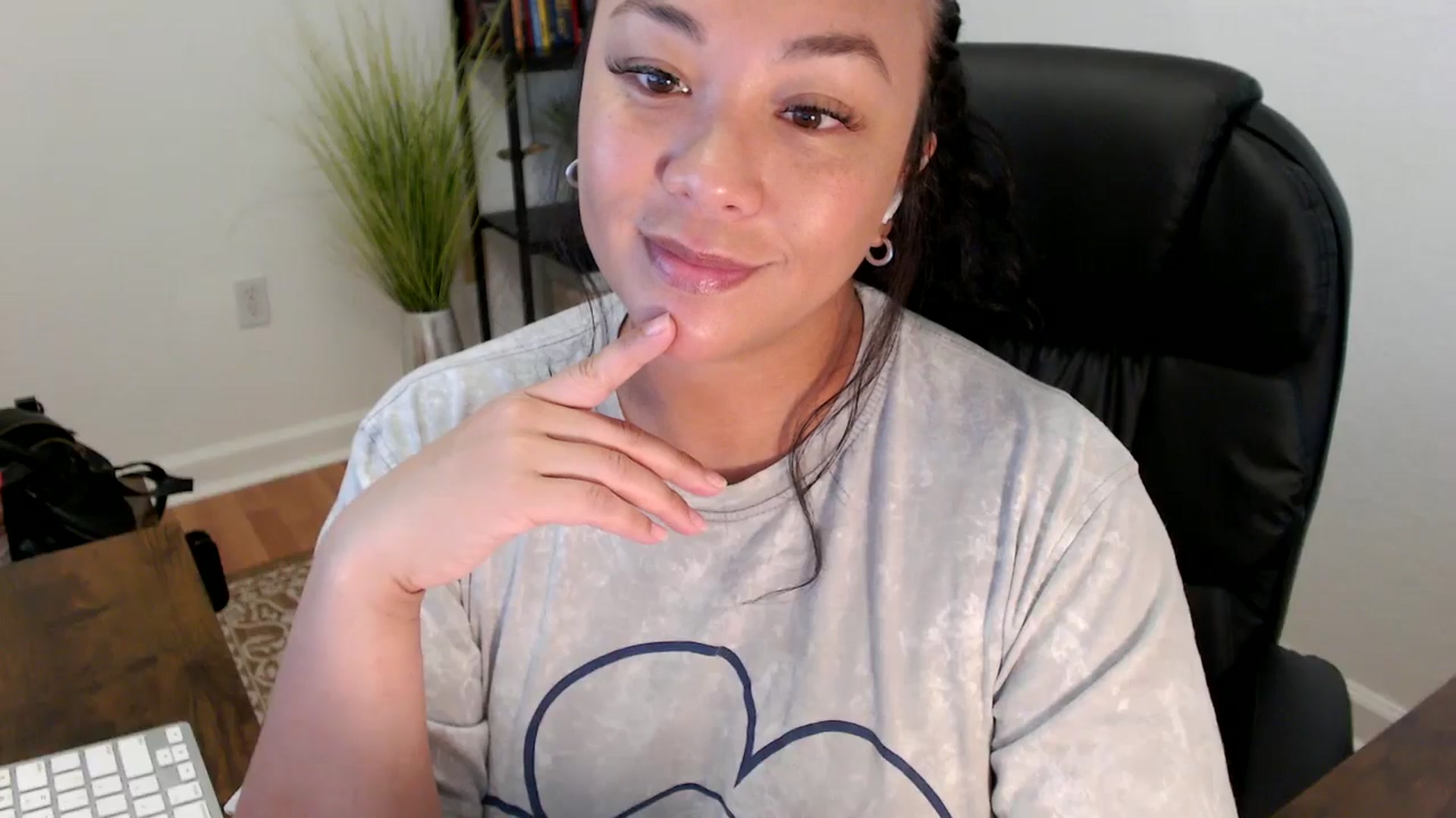 Gallery image thumbnail from MickaylaStar's myfreecams stream on, 05/30/2025, 16:42 image 5 of 20