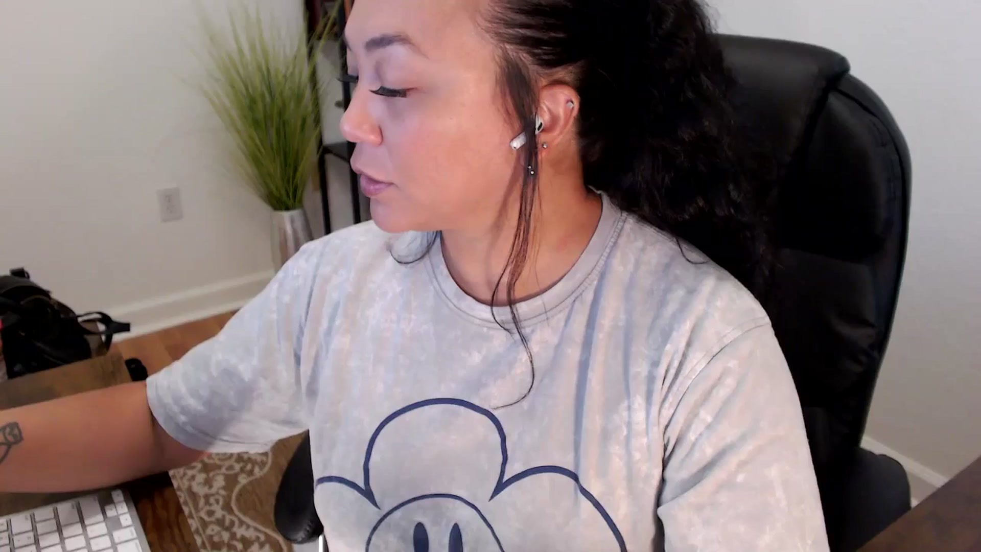Gallery image thumbnail from MickaylaStar's myfreecams stream on, 05/30/2025, 16:42 image 1 of 20