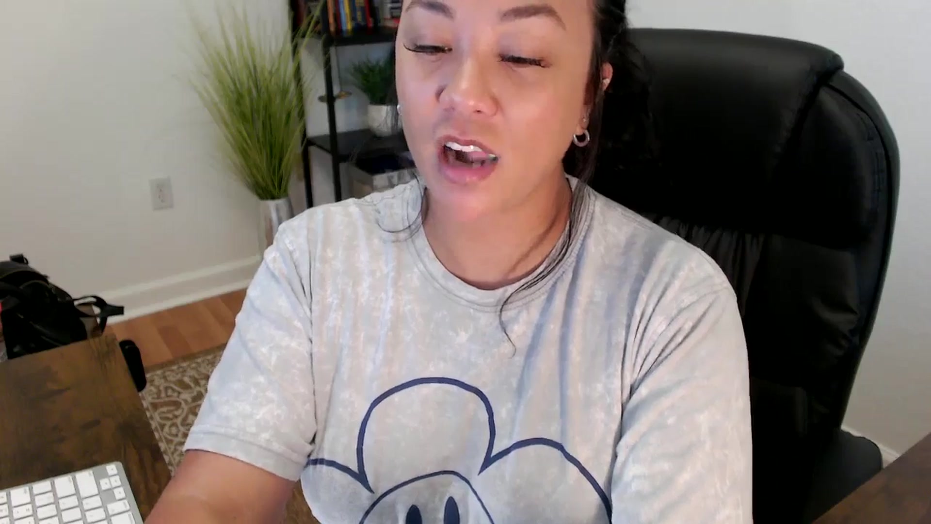 Gallery image thumbnail from MickaylaStar's myfreecams stream on, 05/30/2025, 16:54 image 7 of 20