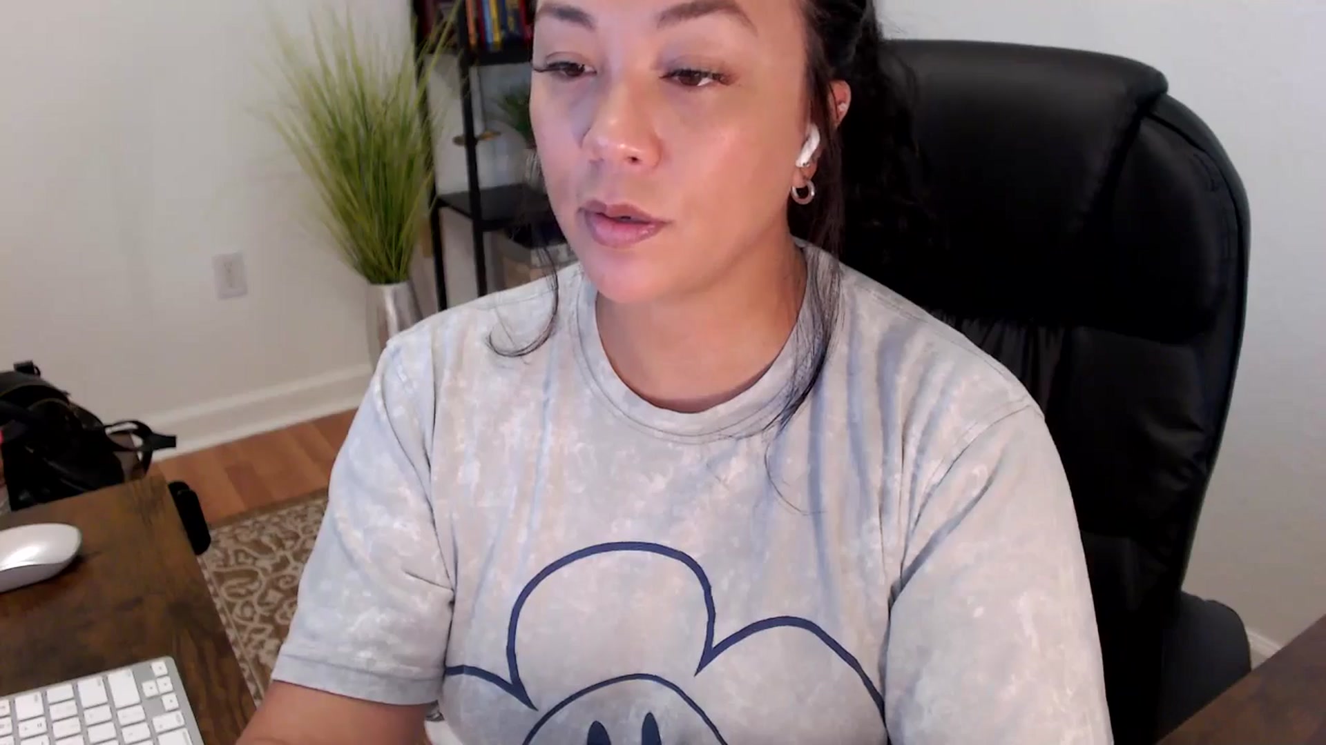 Gallery image thumbnail from MickaylaStar's myfreecams stream on, 05/30/2025, 17:10 image 17 of 20