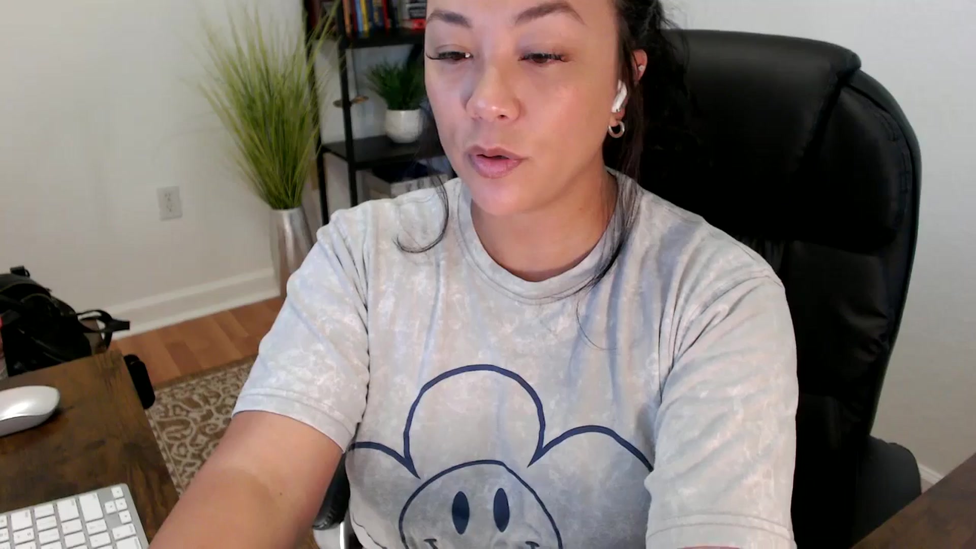 Gallery image thumbnail from MickaylaStar's myfreecams stream on, 05/30/2025, 17:10 image 8 of 20