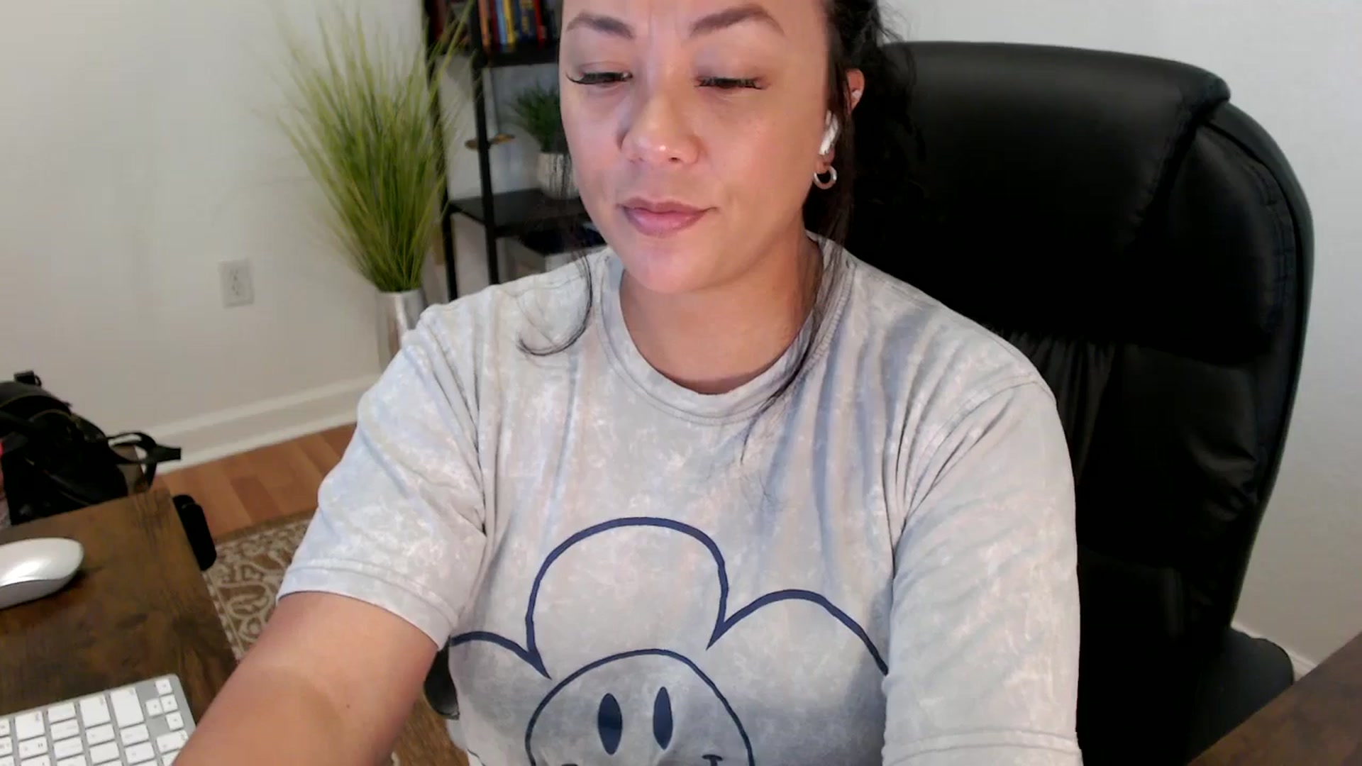 Gallery image thumbnail from MickaylaStar's myfreecams stream on, 05/30/2025, 17:10 image 20 of 20