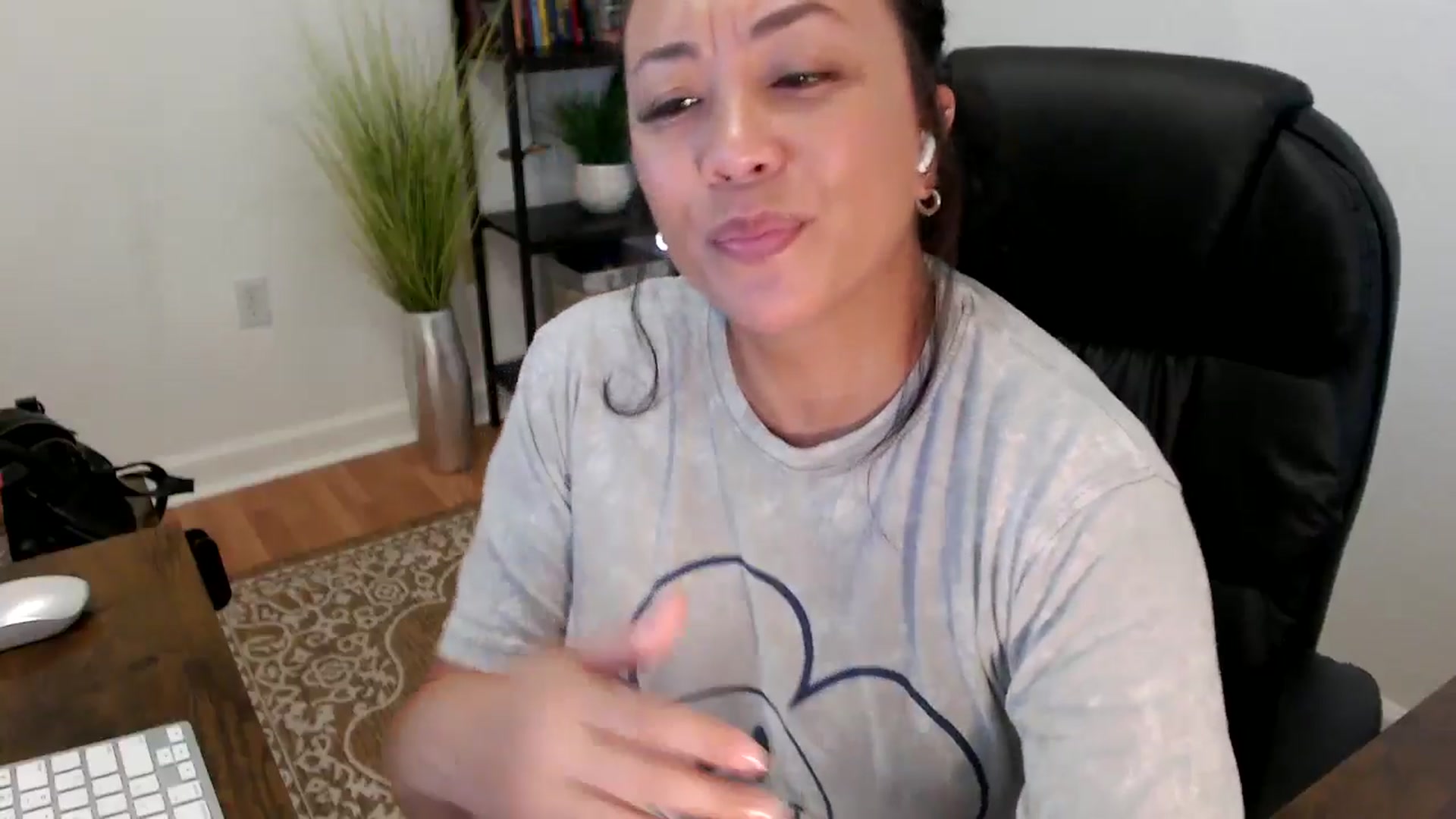 Gallery image thumbnail from MickaylaStar's myfreecams stream on, 05/30/2025, 17:10 image 6 of 20