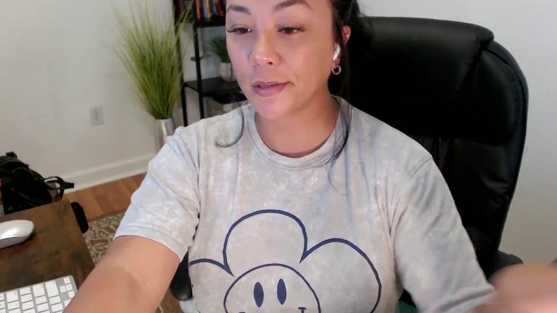 Gallery image thumbnail from MickaylaStar's myfreecams stream on, 05/30/2025, 17:10 image 19 of 20
