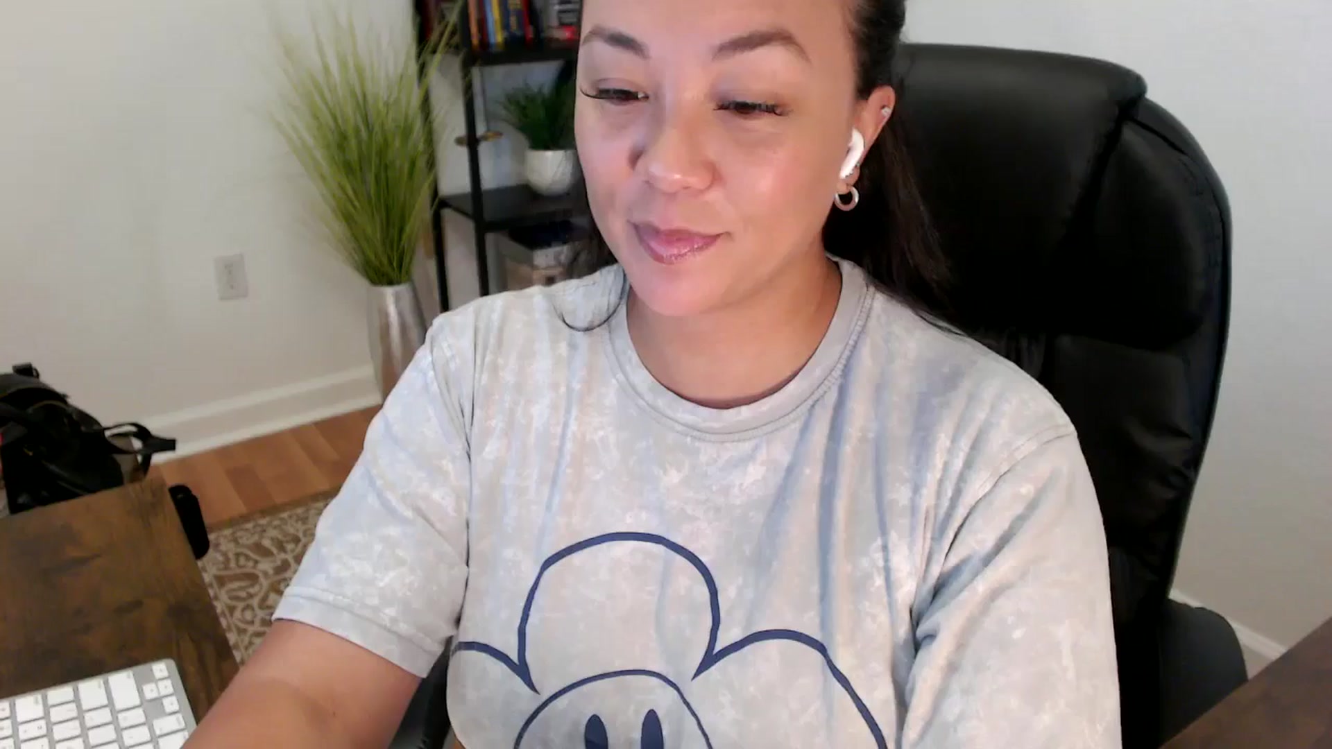 Gallery image thumbnail from MickaylaStar's myfreecams stream on, 05/30/2025, 18:17 image 1 of 20