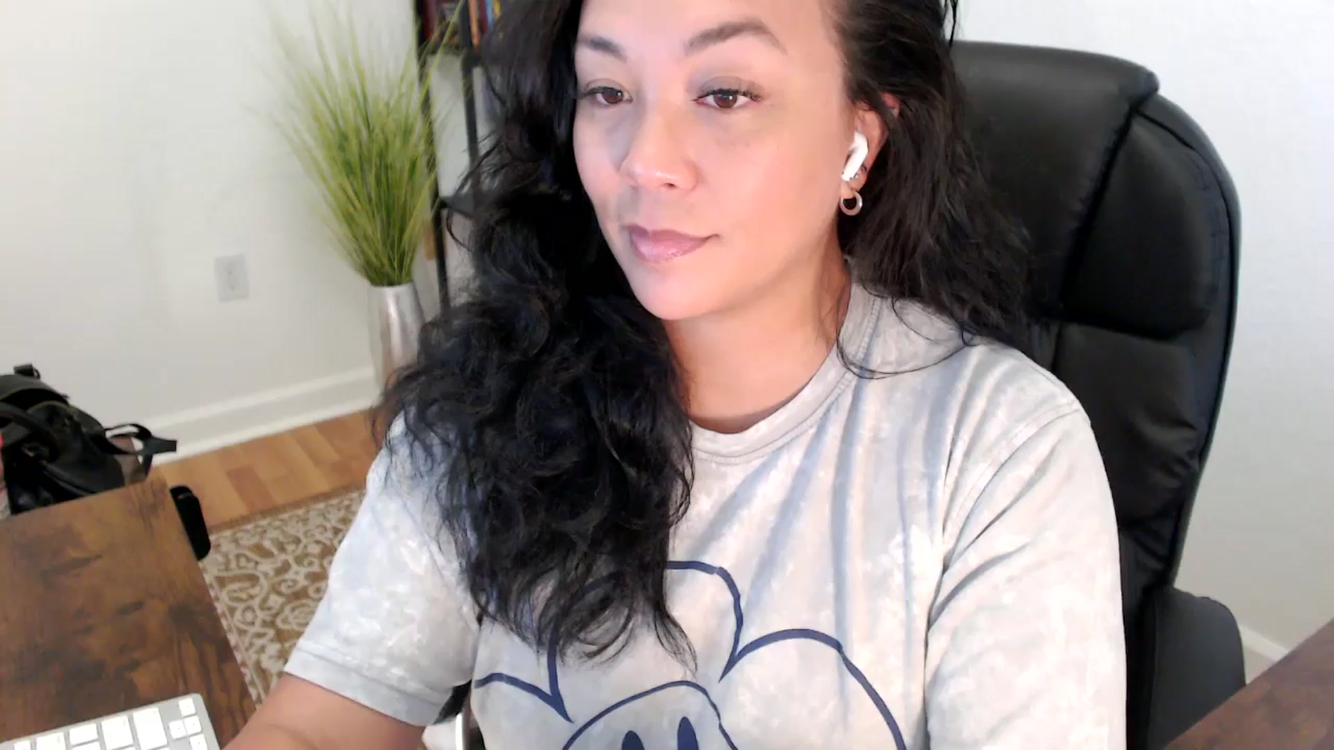 Gallery image thumbnail from MickaylaStar's myfreecams stream on, 05/30/2025, 19:01 image 3 of 20