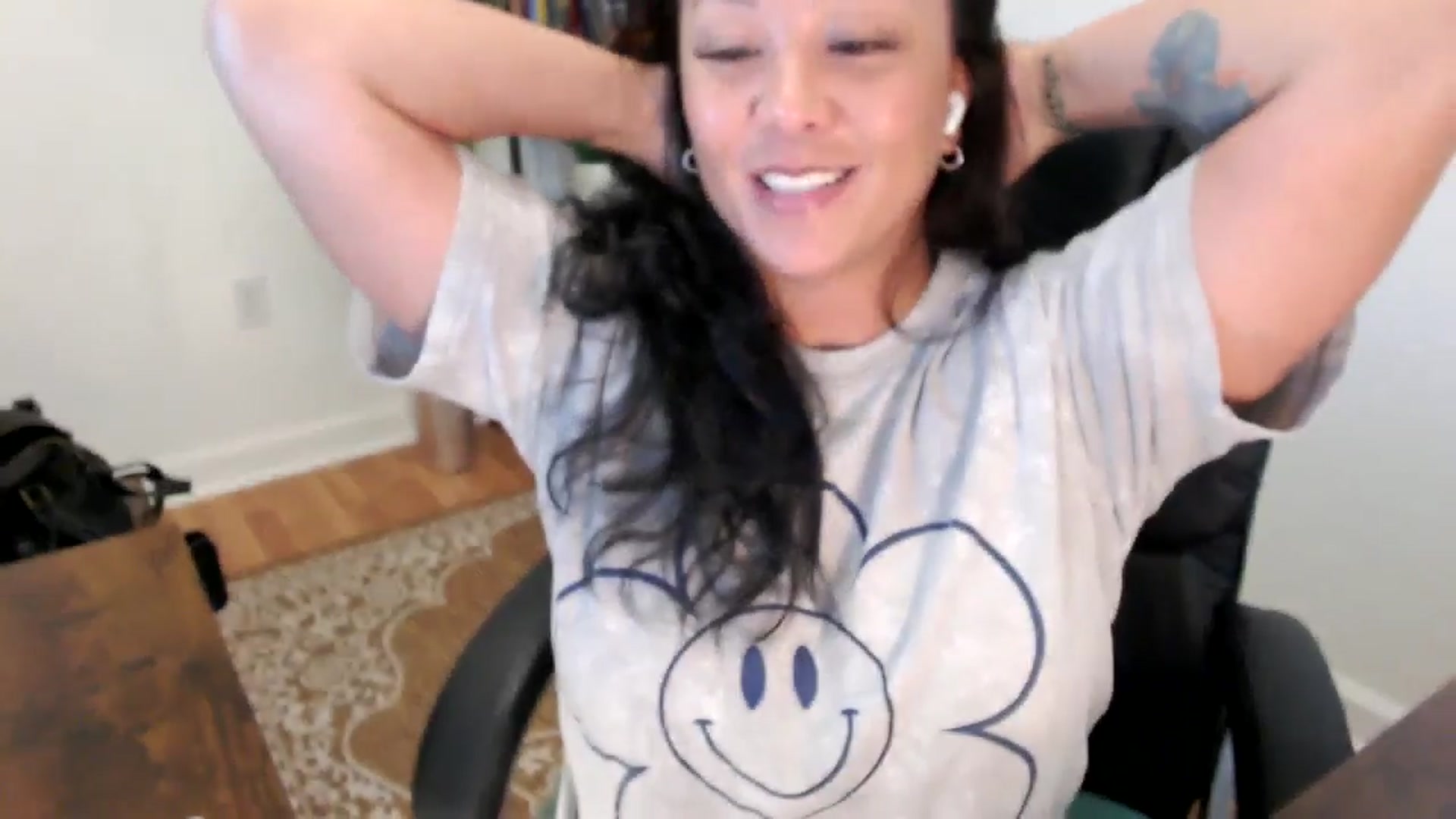 Gallery image thumbnail from MickaylaStar's myfreecams stream on, 05/30/2025, 19:01 image 12 of 20
