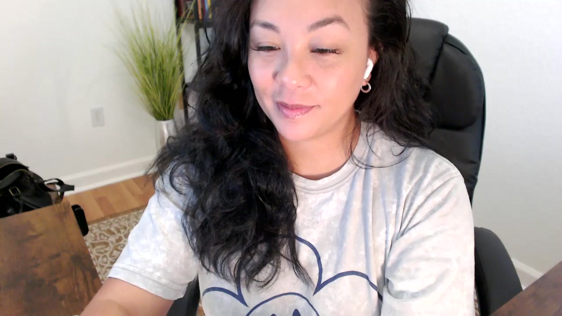 Gallery image thumbnail from MickaylaStar's myfreecams stream on, 05/30/2025, 19:01 image 9 of 20