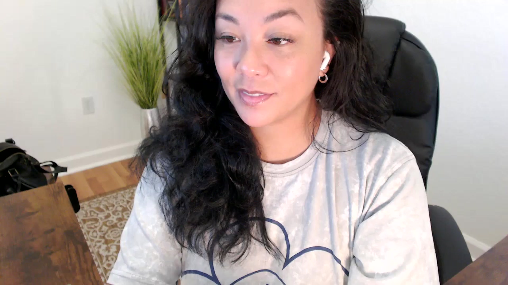 Gallery image thumbnail from MickaylaStar's myfreecams stream on, 05/30/2025, 19:01 image 10 of 20
