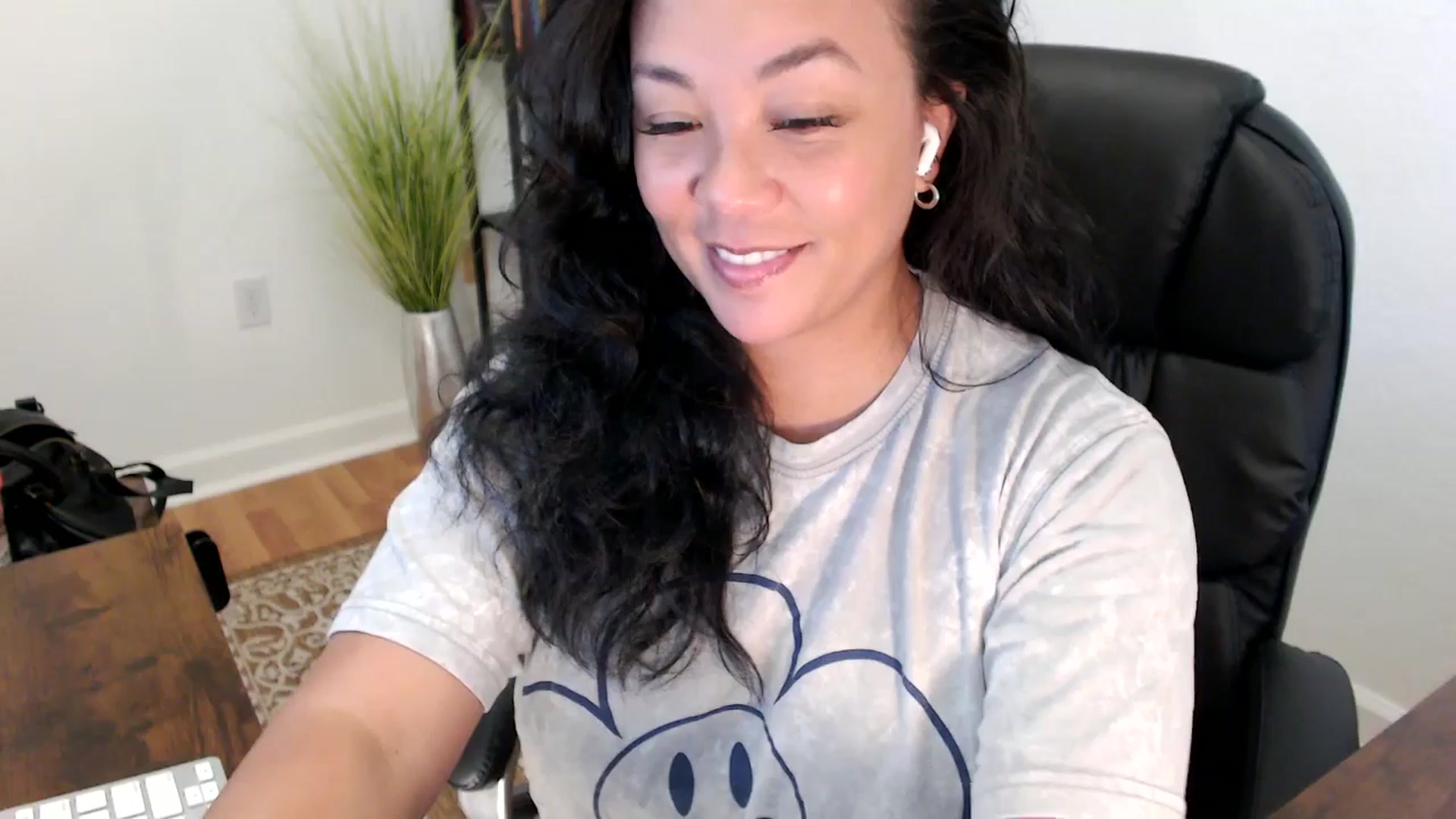 Gallery image thumbnail from MickaylaStar's myfreecams stream on, 05/30/2025, 19:01 image 2 of 20