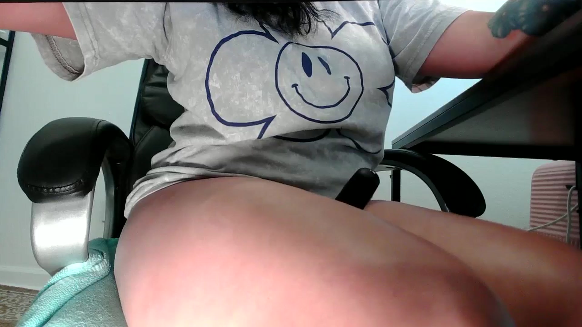 Gallery image thumbnail from MickaylaStar's myfreecams stream on, 05/30/2025, 19:01 image 20 of 20