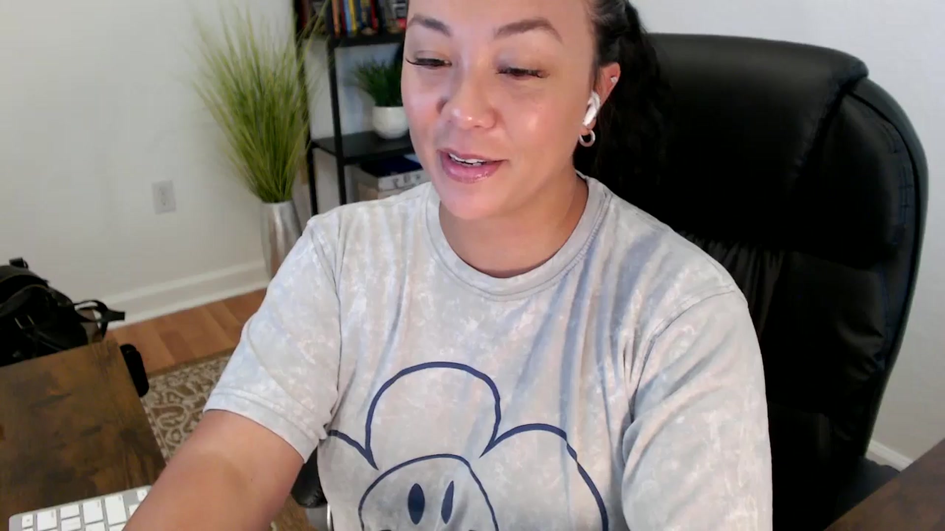 Gallery image thumbnail from MickaylaStar's myfreecams stream on, 05/30/2025, 19:40 image 18 of 20