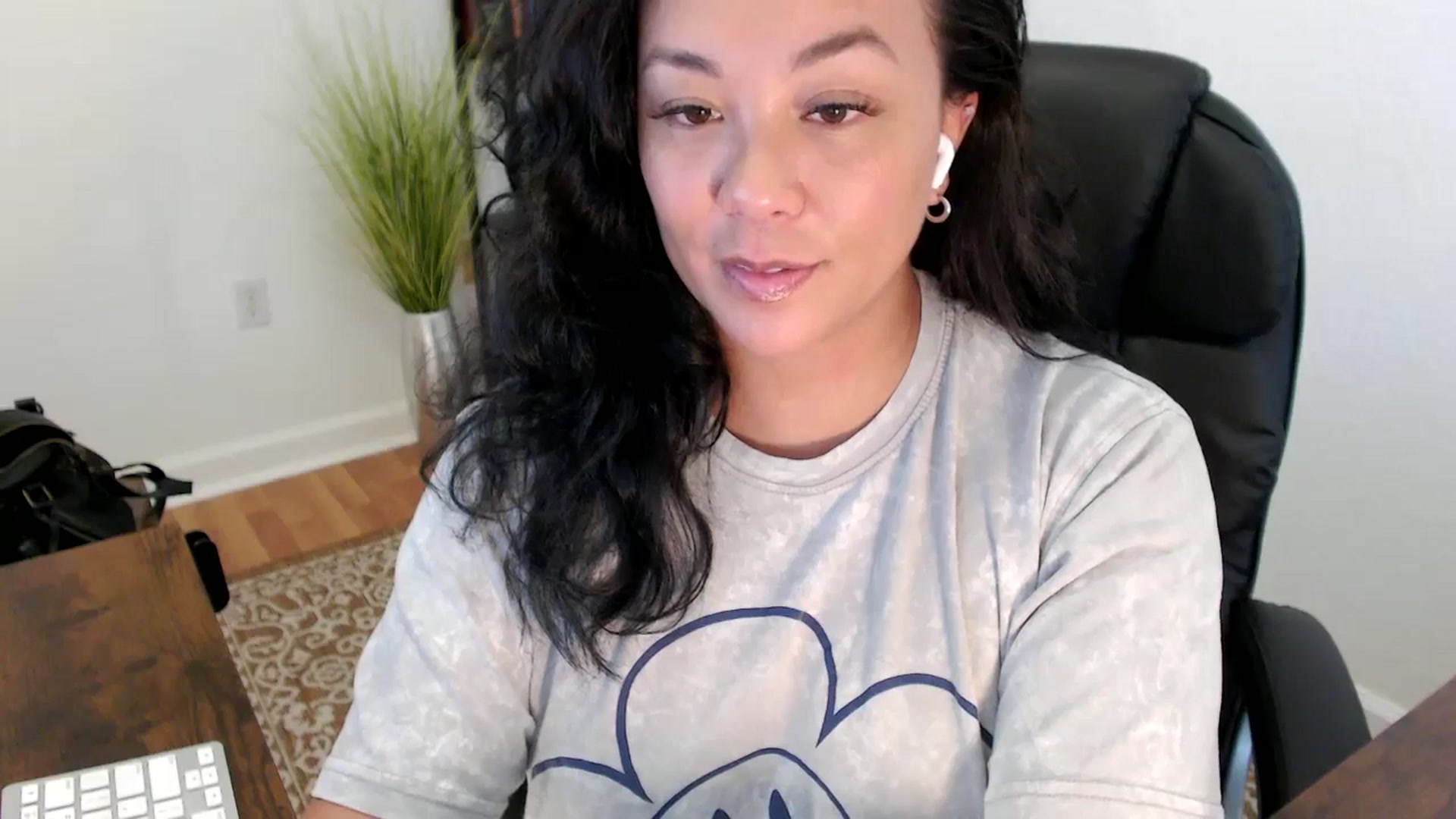 Gallery image thumbnail from MickaylaStar's myfreecams stream on, 05/30/2025, 19:40 image 7 of 20