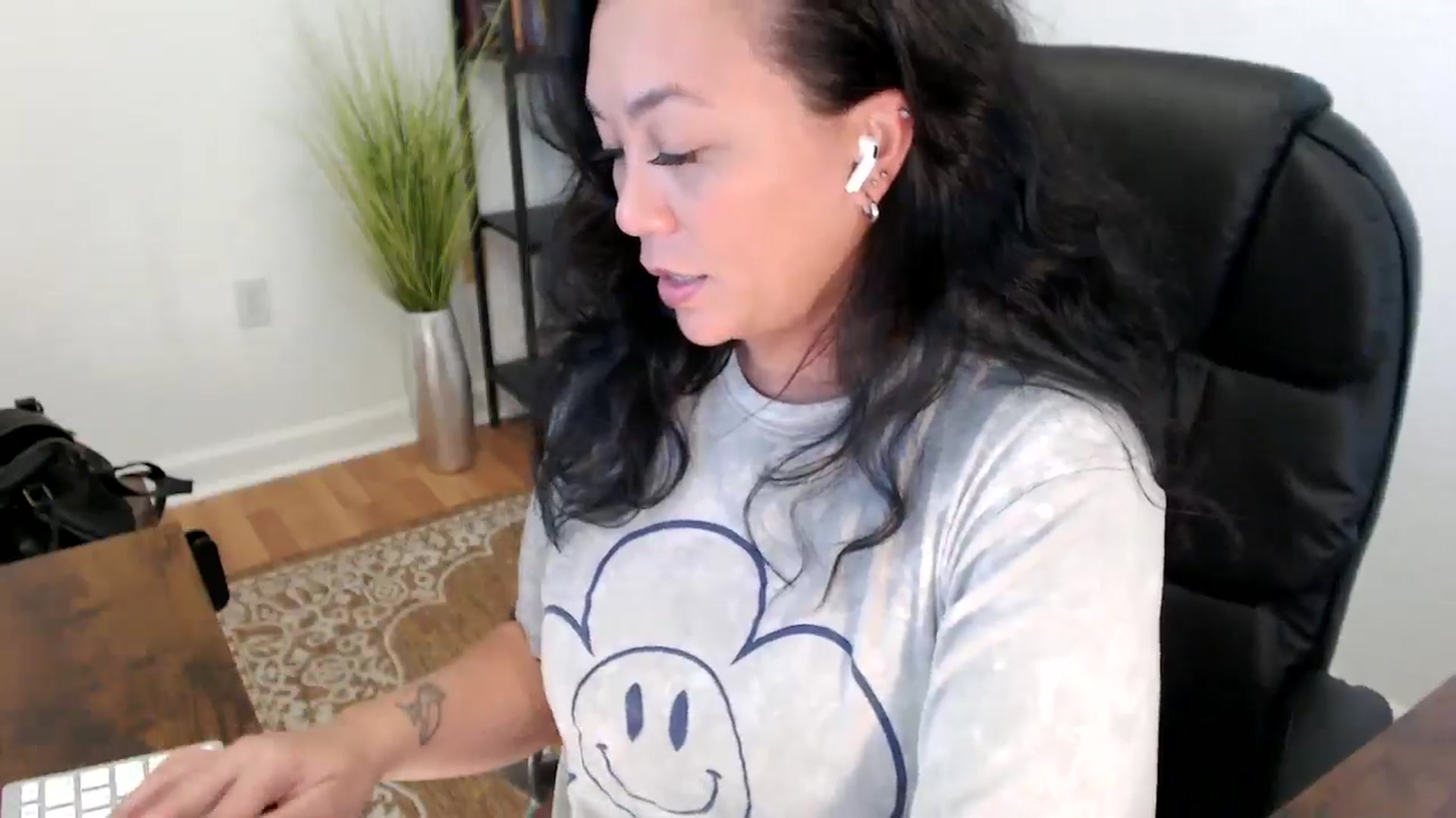 Gallery image thumbnail from MickaylaStar's myfreecams stream on, 05/30/2025, 19:40 image 3 of 20
