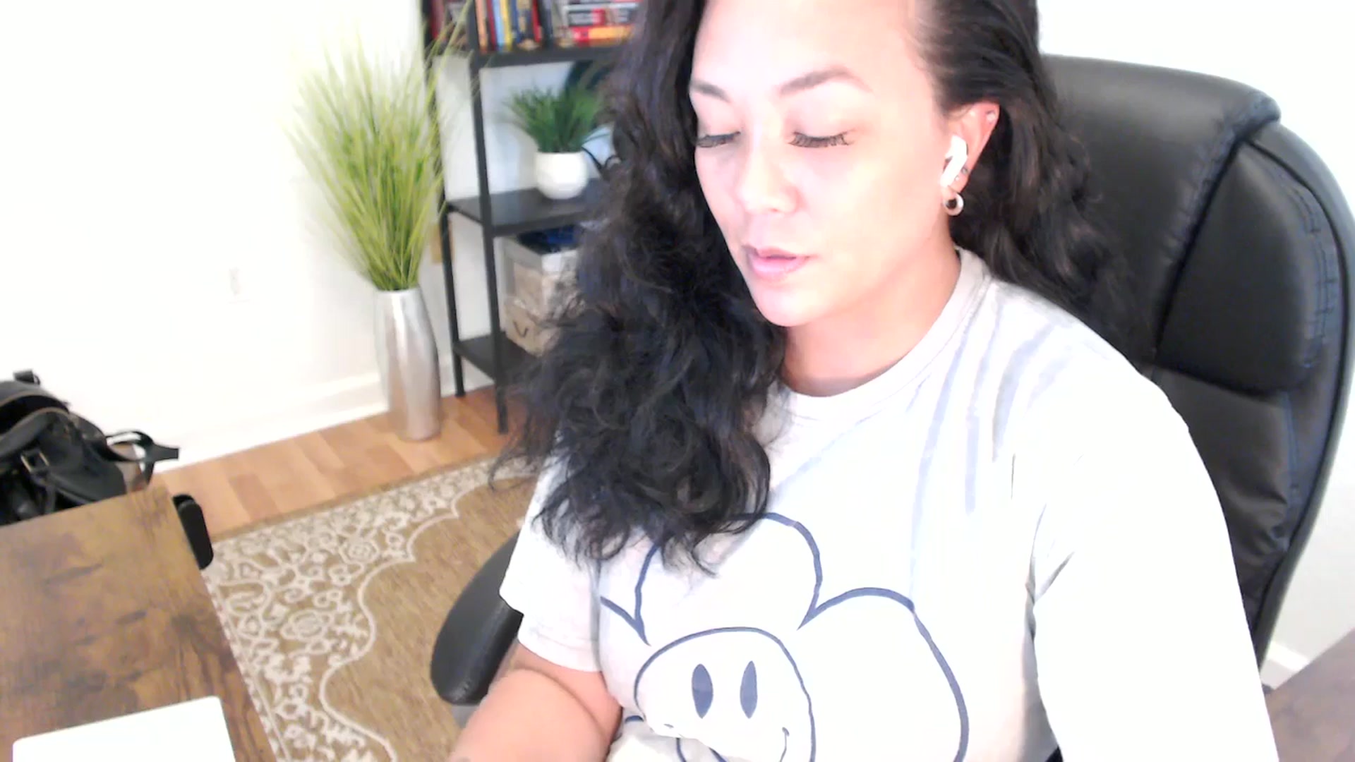 Gallery image thumbnail from MickaylaStar's myfreecams stream on, 05/30/2025, 19:40 image 13 of 20