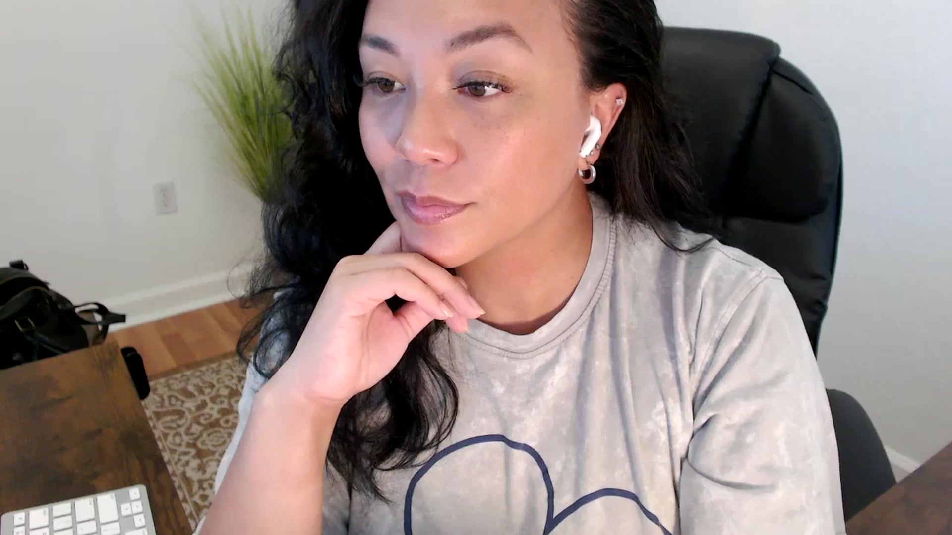 Gallery image thumbnail from MickaylaStar's myfreecams stream on, 05/30/2025, 19:40 image 5 of 20
