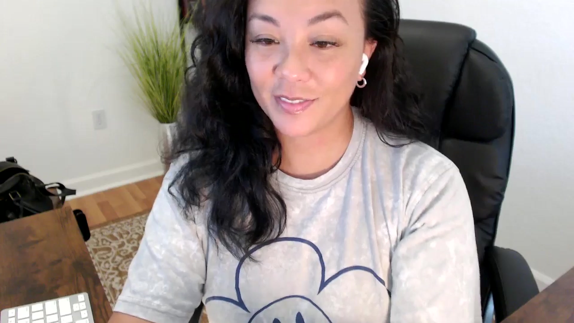 Gallery image thumbnail from MickaylaStar's myfreecams stream on, 05/30/2025, 19:40 image 10 of 20